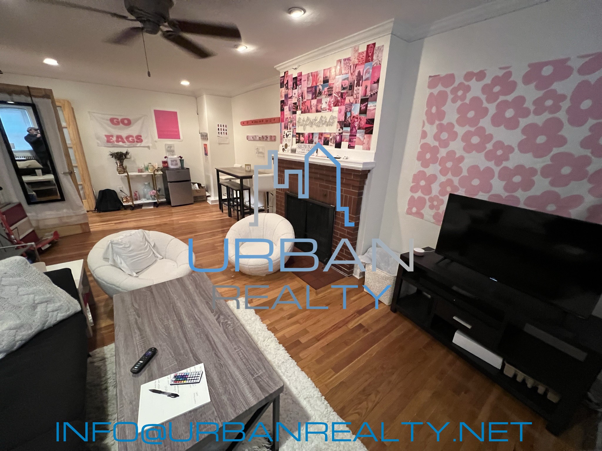 1 split bed, 1 bath apartment for rent at 39 Commonwealth Ave Unit 12, Newton — photo 4 of 14