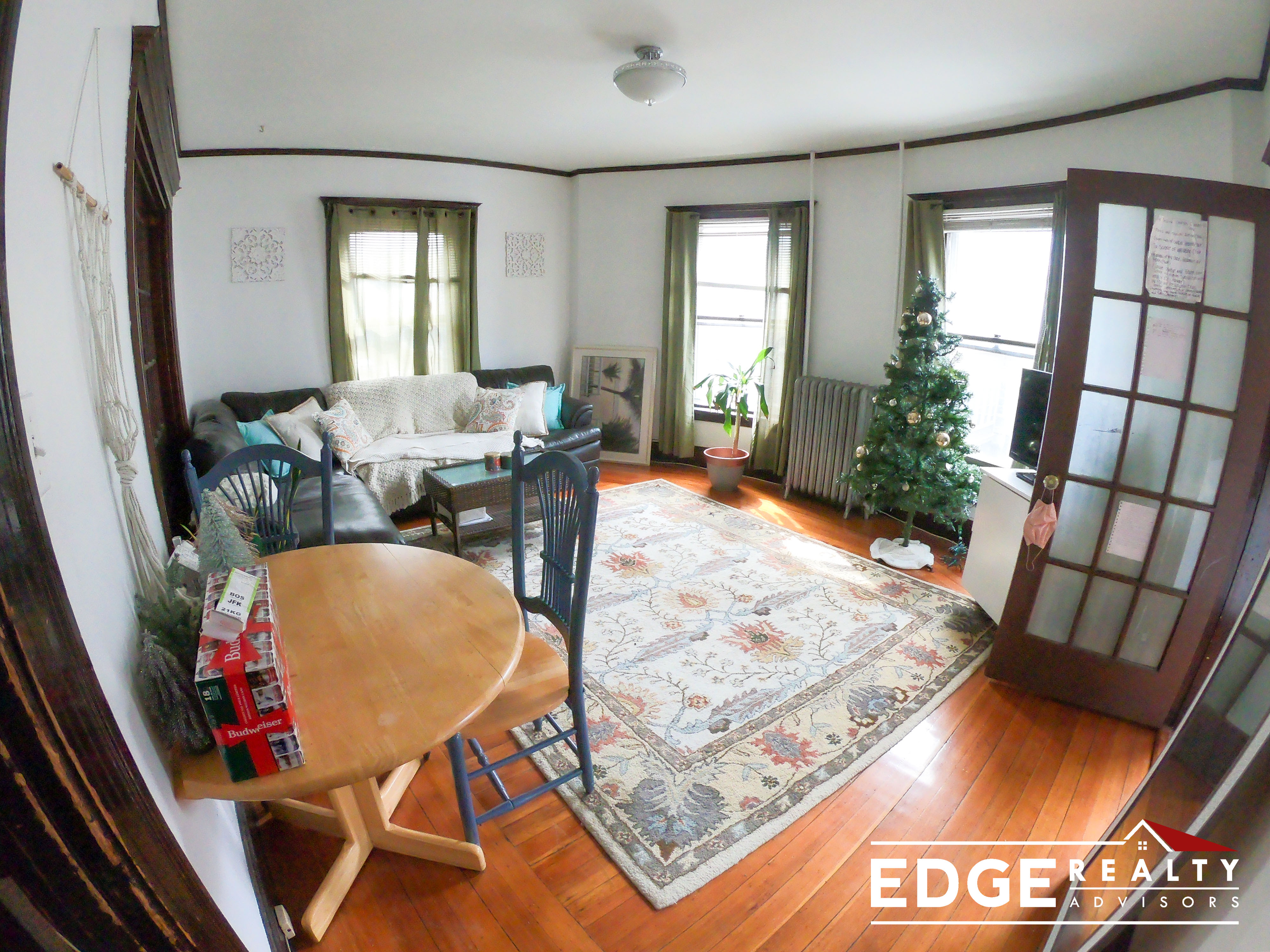 4 bed, 1 bath apartment for rent at 69 Oak Square Ave Unit 2, Brighton — photo 4 of 11