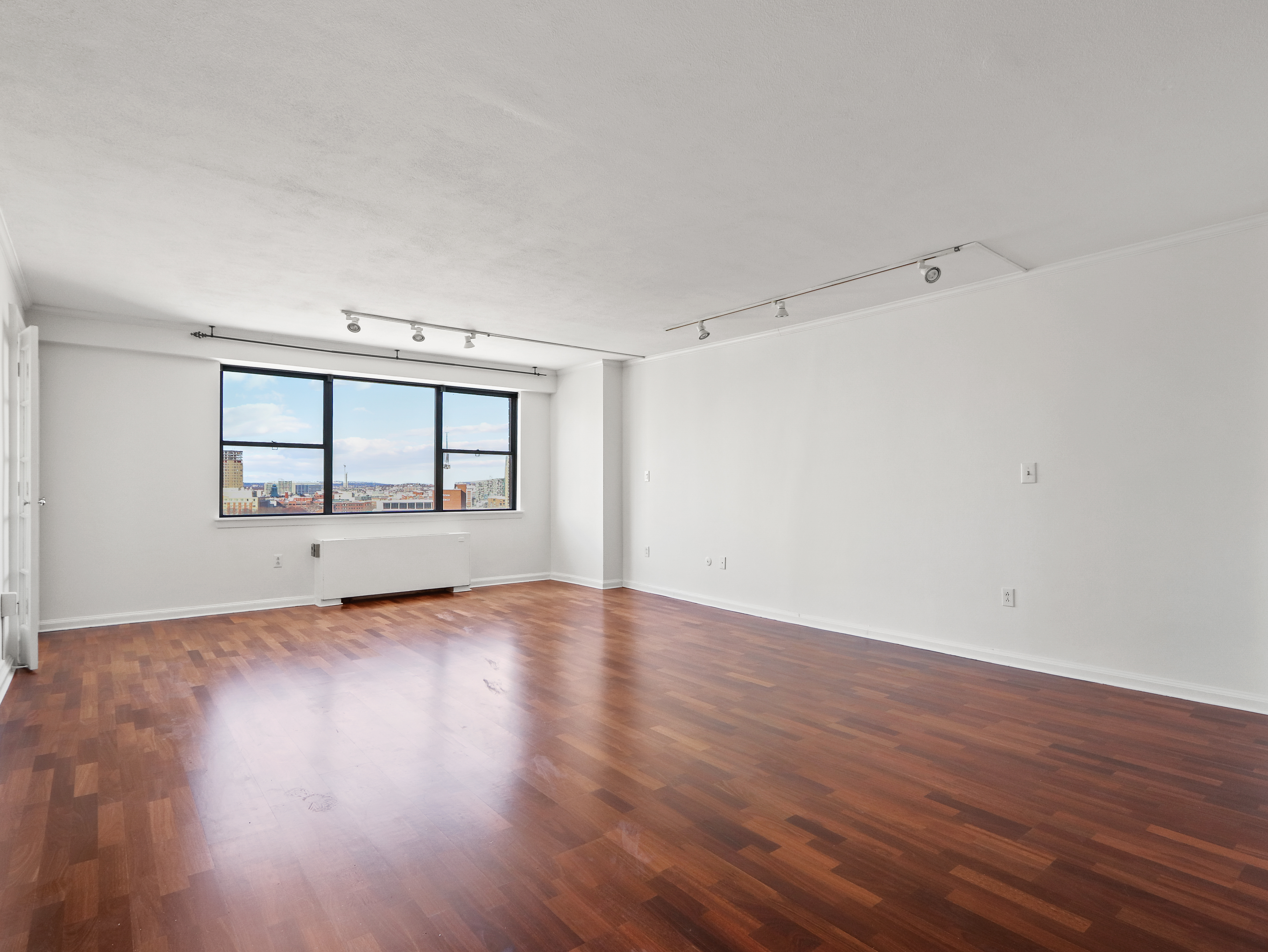 1 bed, 1 bath apartment for rent at 8 Whittier Pl Unit 14J, West End — photo 1 of 32