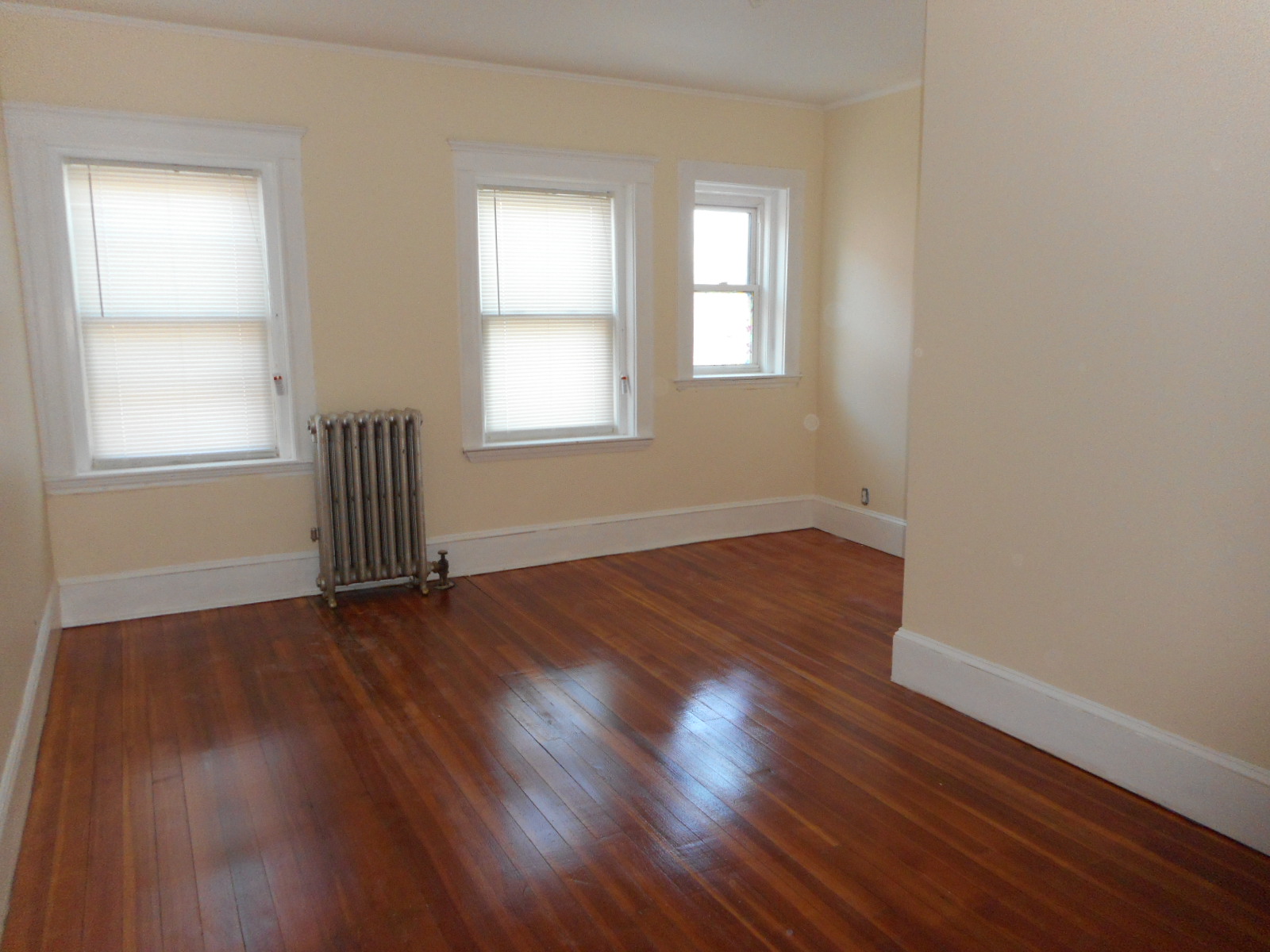 1 bed, 1 bath apartment for rent at 264 Aspinwall Ave Unit 5, Riverway Island — photo 11 of 14