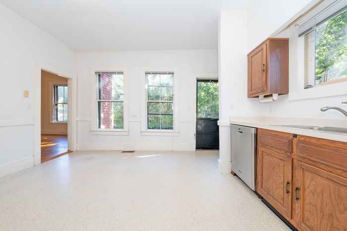 4.5 bed, 2 bath apartment for rent at 29 Mount Pleasant St Unit A, Porter Square — photo 5 of 16