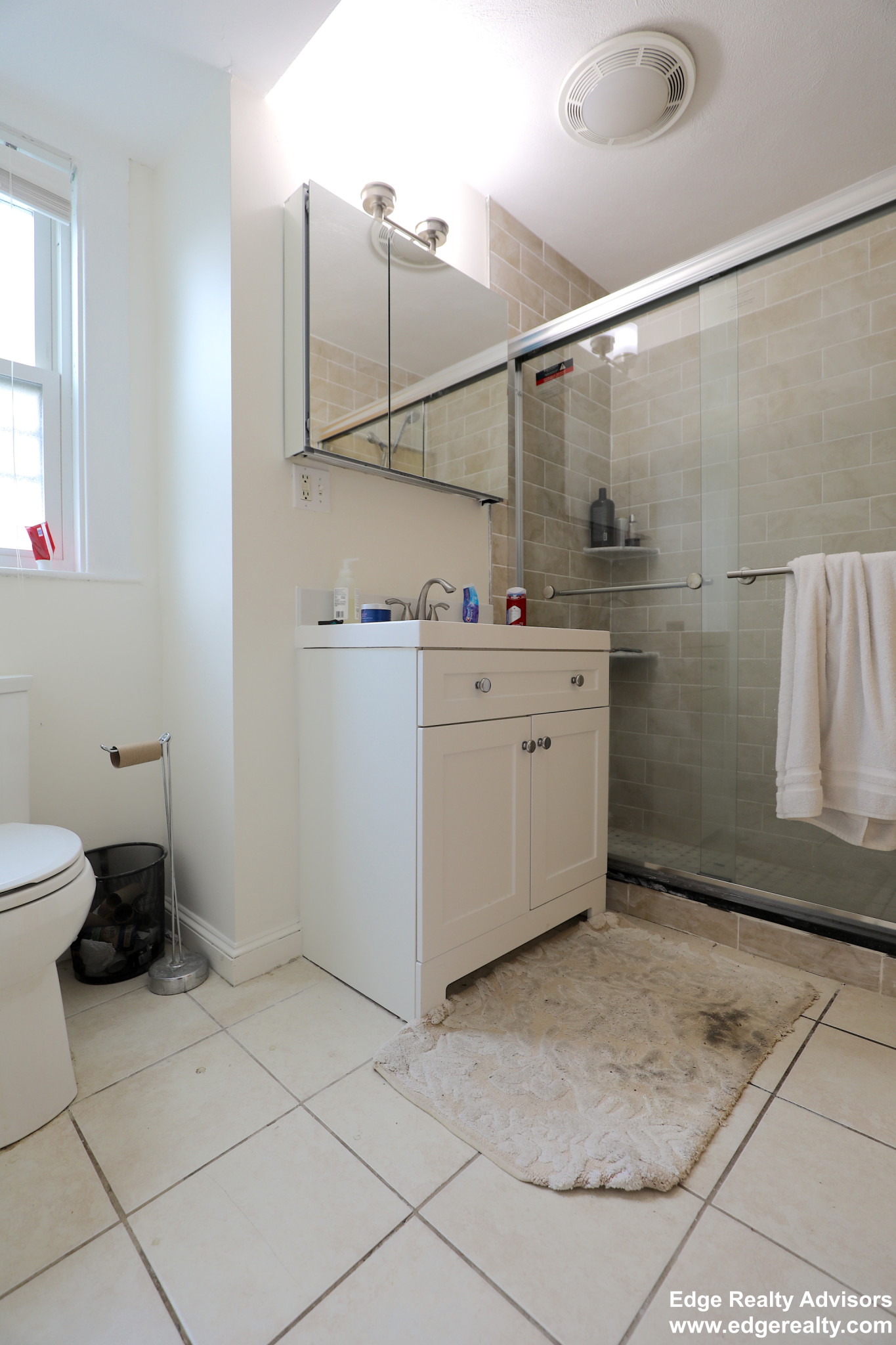 5 bed, 2 bath apartment for rent at 16 South St Unit 3, Brighton — photo 7 of 13