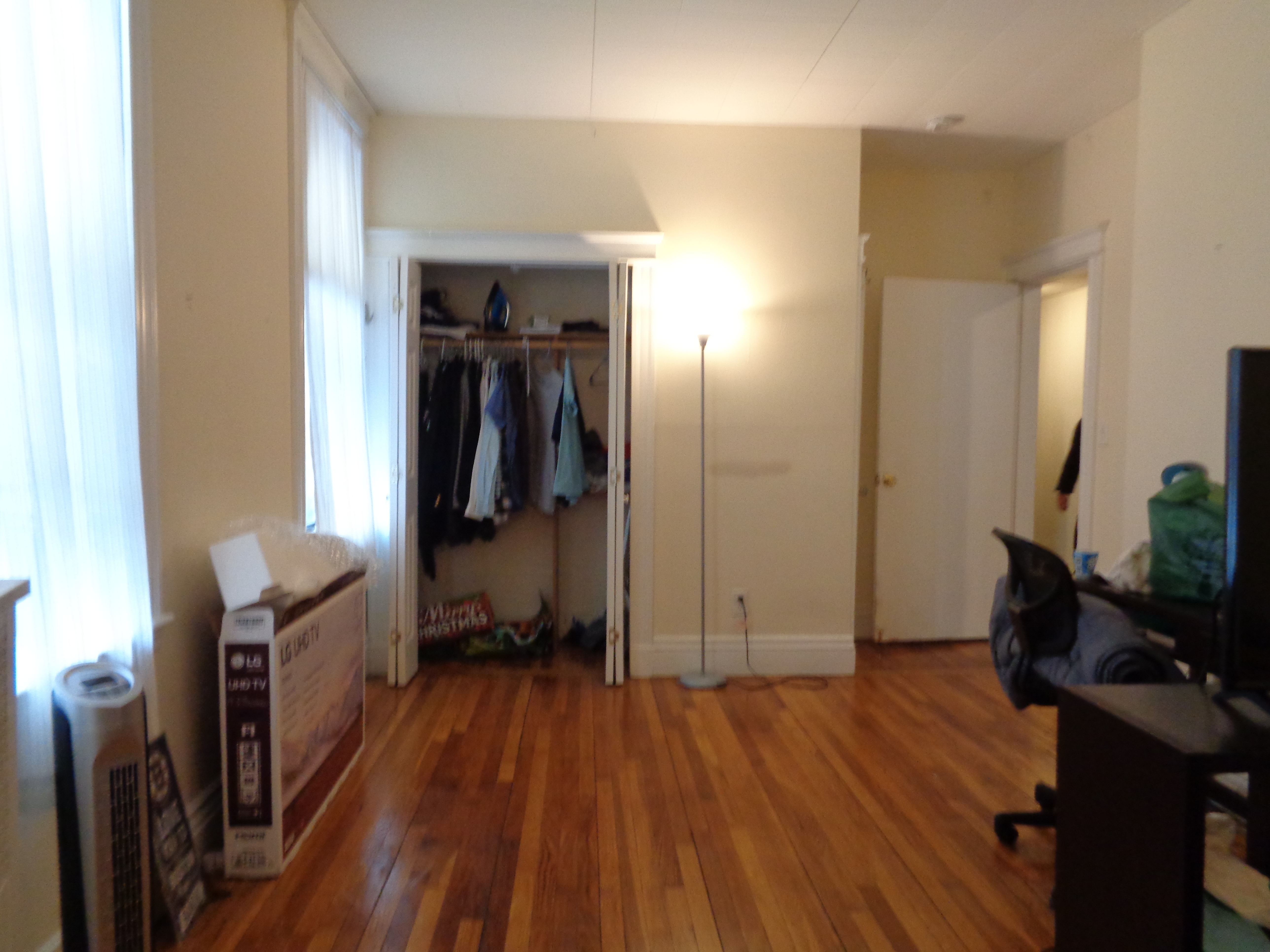 40 Carlton St, Longwood