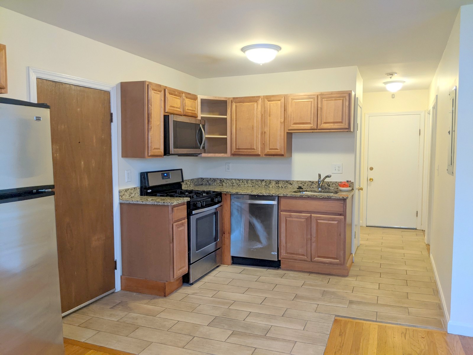 2 bed, 1 bath apartment for rent at 37 Davis Sq Unit 1, Davis Square — photo 1 of 16