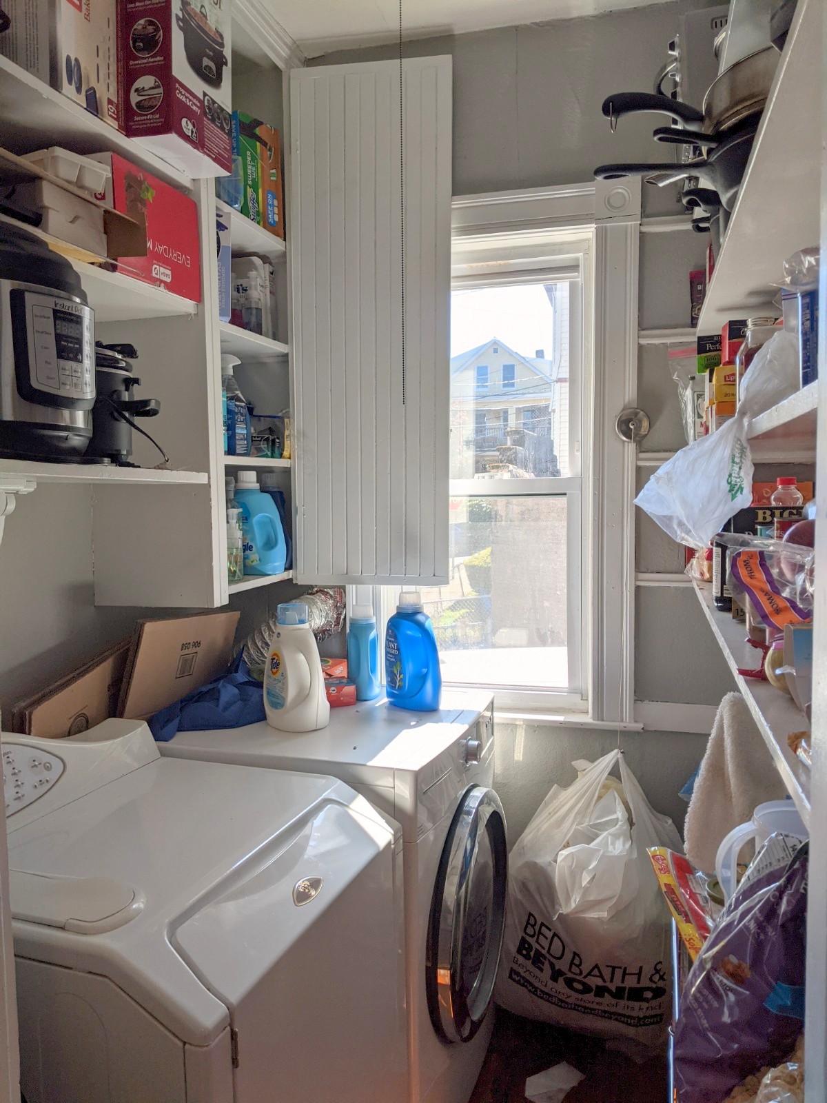 3 bed, 1 bath apartment for rent at 41 Belknap St Unit 1, Teele Square — photo 4 of 17