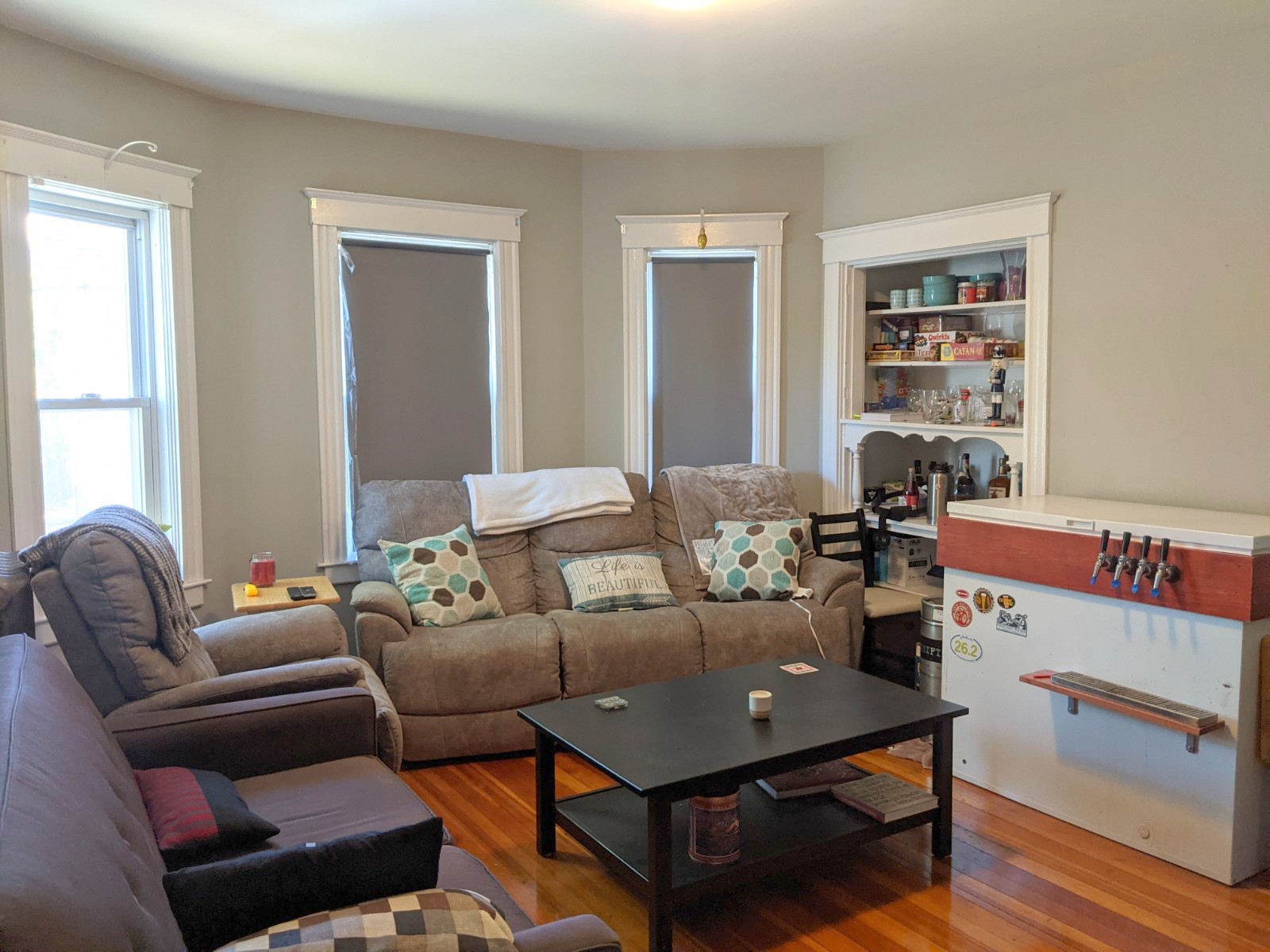 3 bed, 1 bath apartment for rent at 41 Belknap St Unit 1, Teele Square — photo 8 of 17