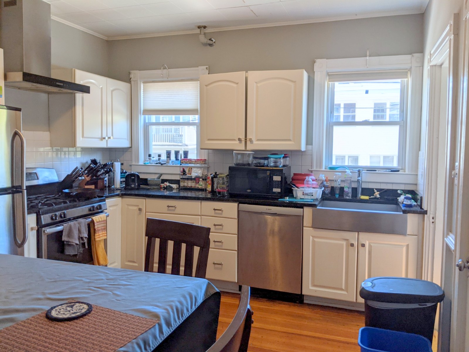 3 bed, 1 bath apartment for rent at 41 Belknap St Unit 1, Teele Square — photo 1 of 17