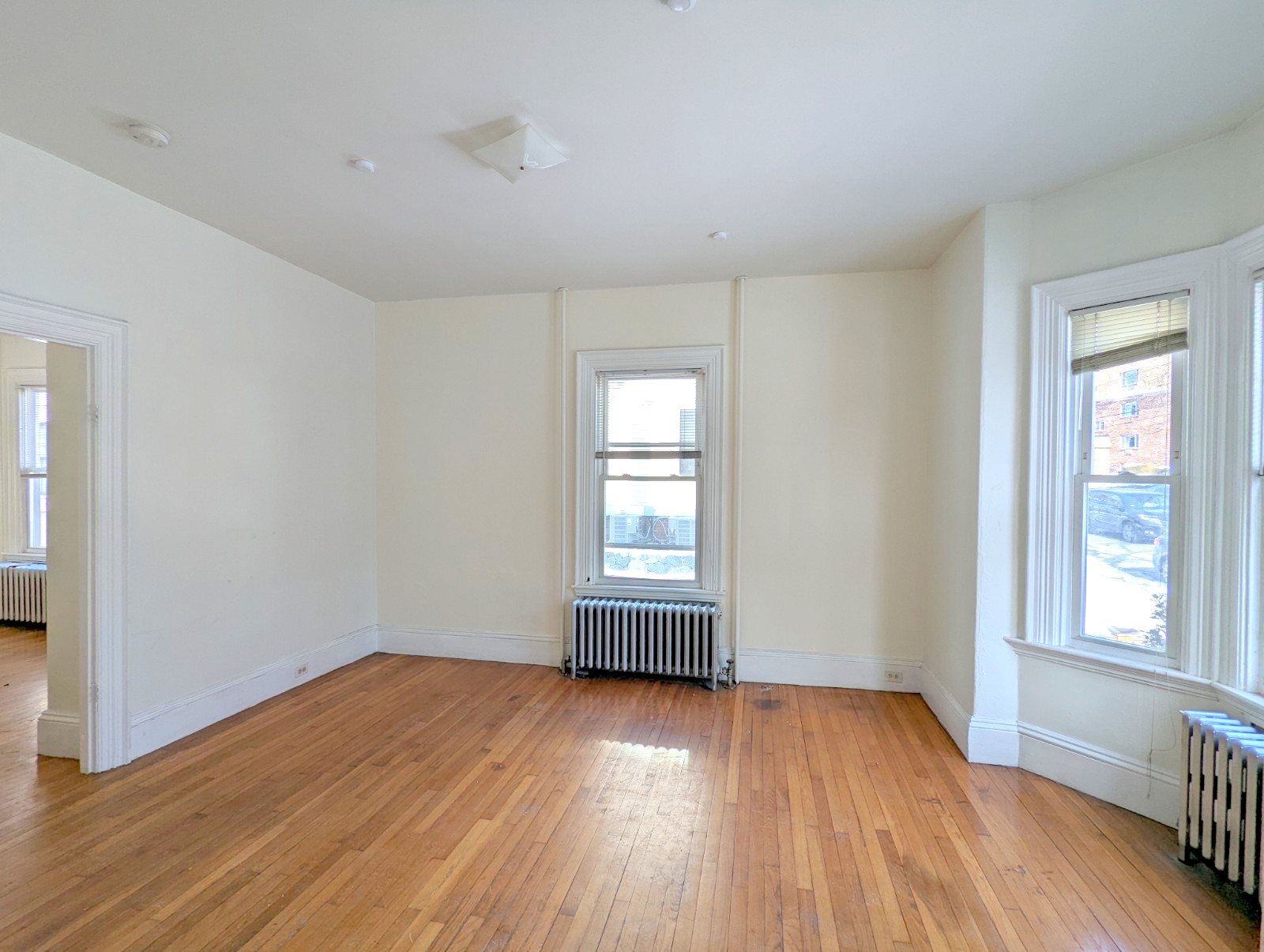 3.5 bed, 1 bath apartment for rent at 34 Elm St Unit 34, Porter Square — photo 2 of 19