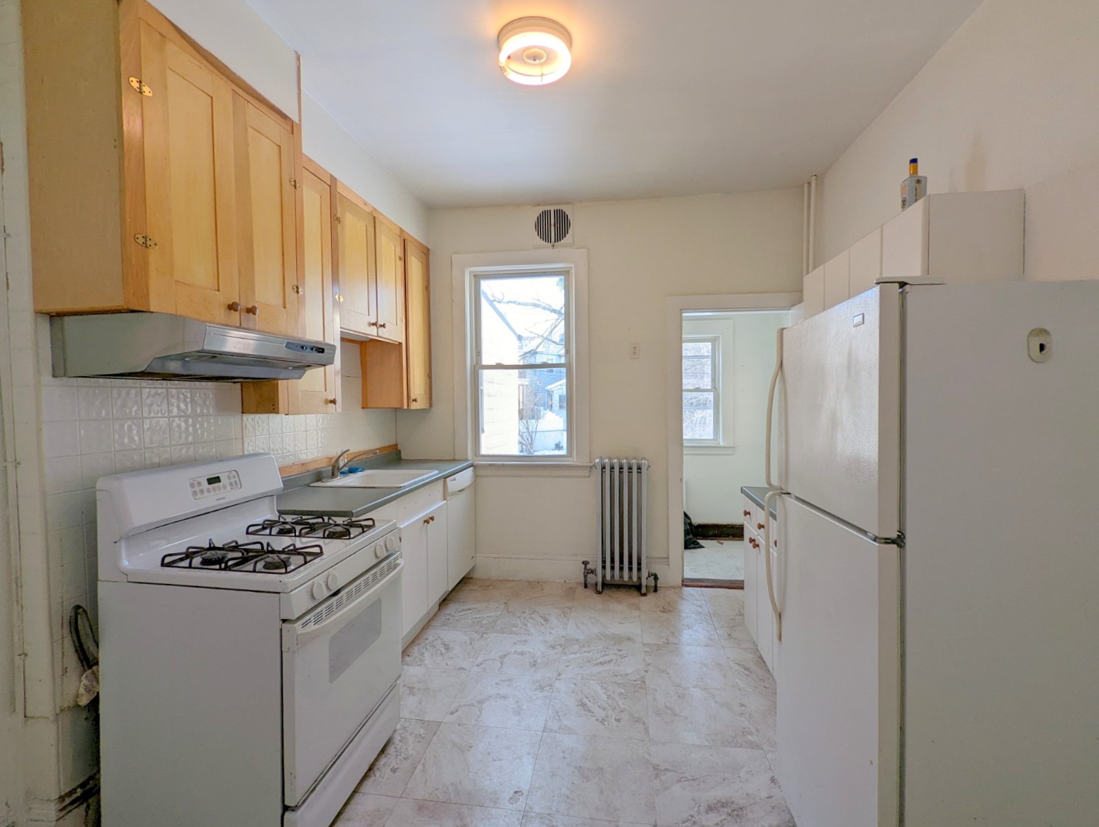 3.5 bed, 1 bath apartment for rent at 34 Elm St Unit 34, Porter Square — photo 8 of 19