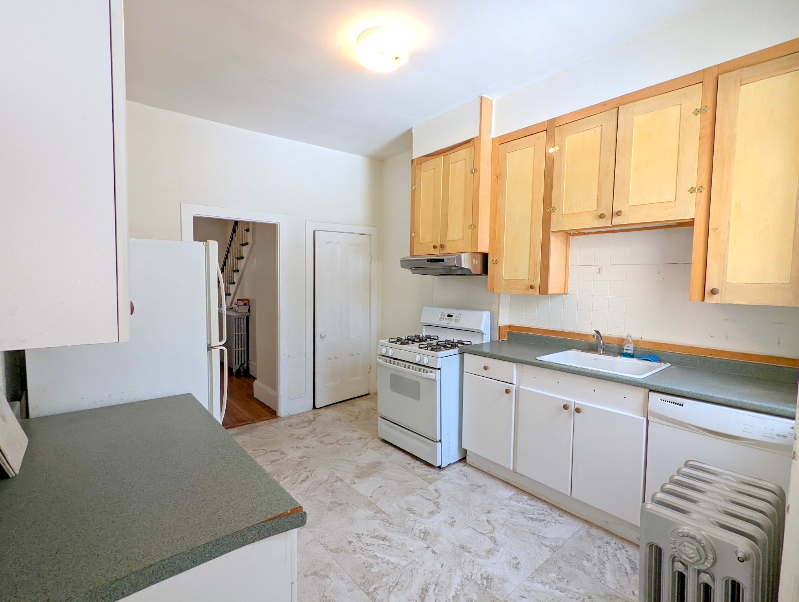 3.5 bed, 1 bath apartment for rent at 34 Elm St Unit 34, Porter Square — photo 9 of 19