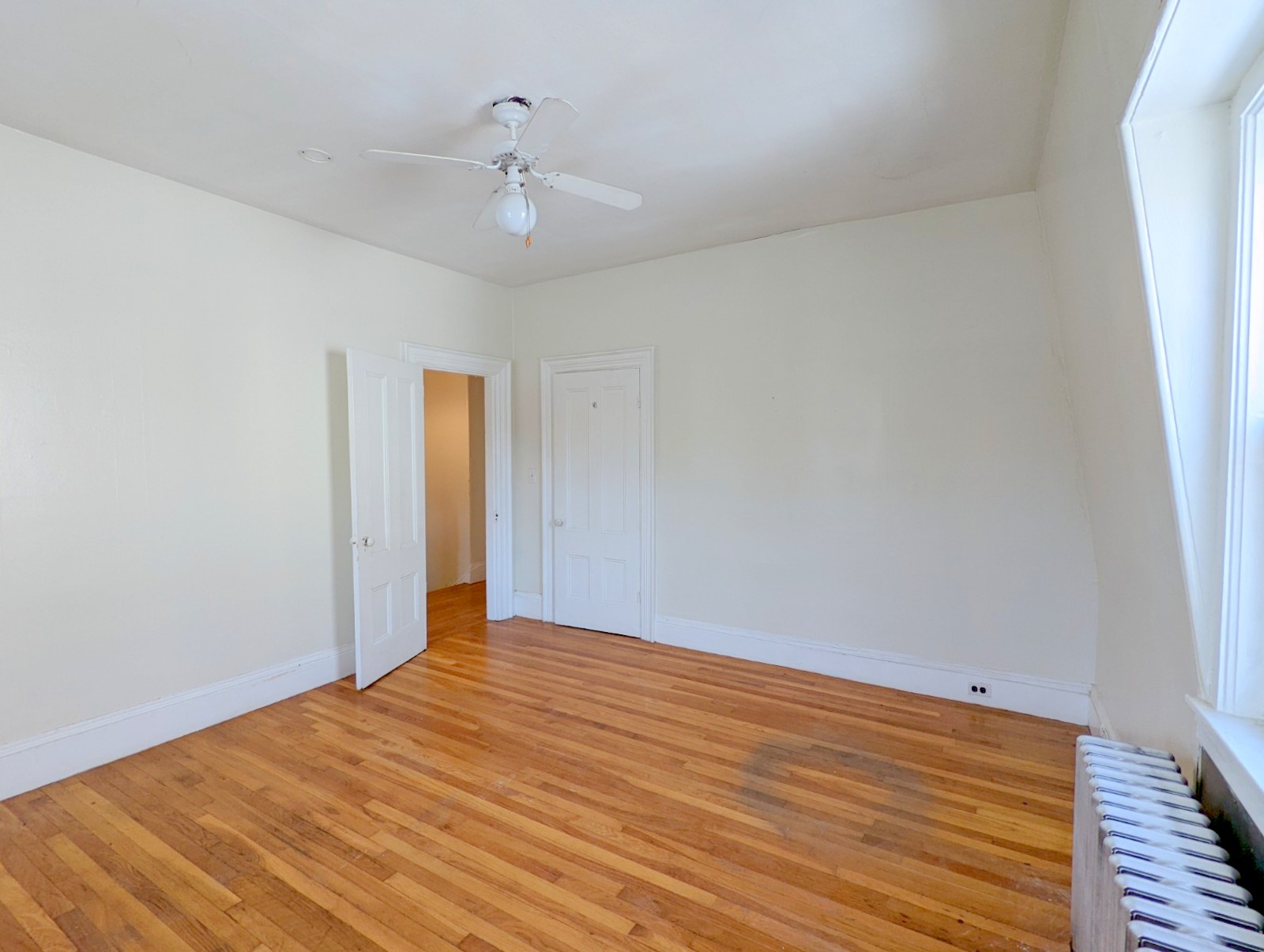 3.5 bed, 1 bath apartment for rent at 34 Elm St Unit 34, Porter Square — photo 14 of 19