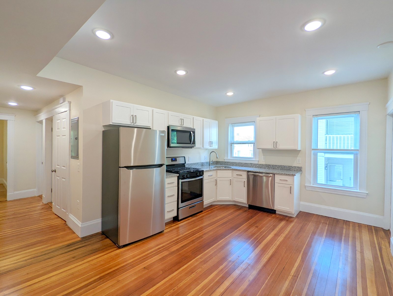 3 bed, 2 bath apartment for rent at 8 Lowell Cir Unit 2, Spring Hill — photo 3 of 28