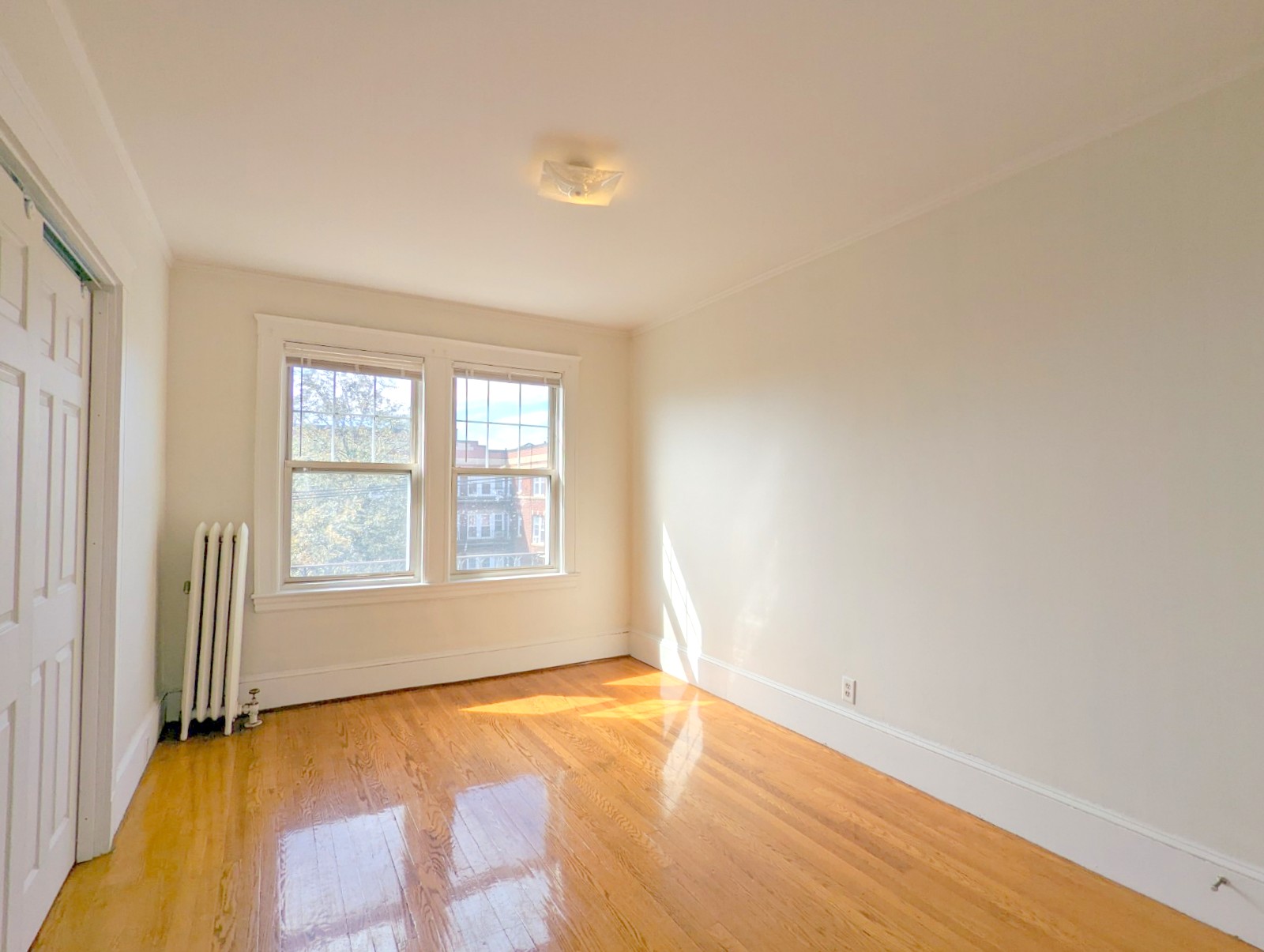 1.5 bed, 1 bath apartment for rent at 155 Summer St Unit 16, Spring Hill — photo 3 of 12