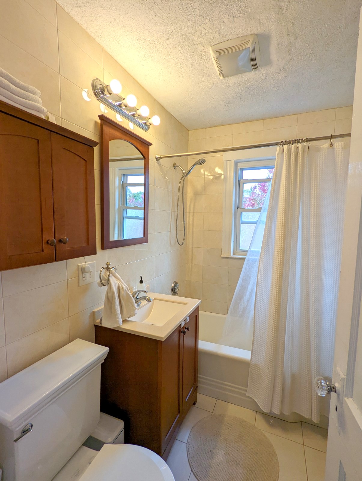 2.5 bed, 1 bath apartment for rent at 74 Cotting St Unit 2, Medford — photo 11 of 13