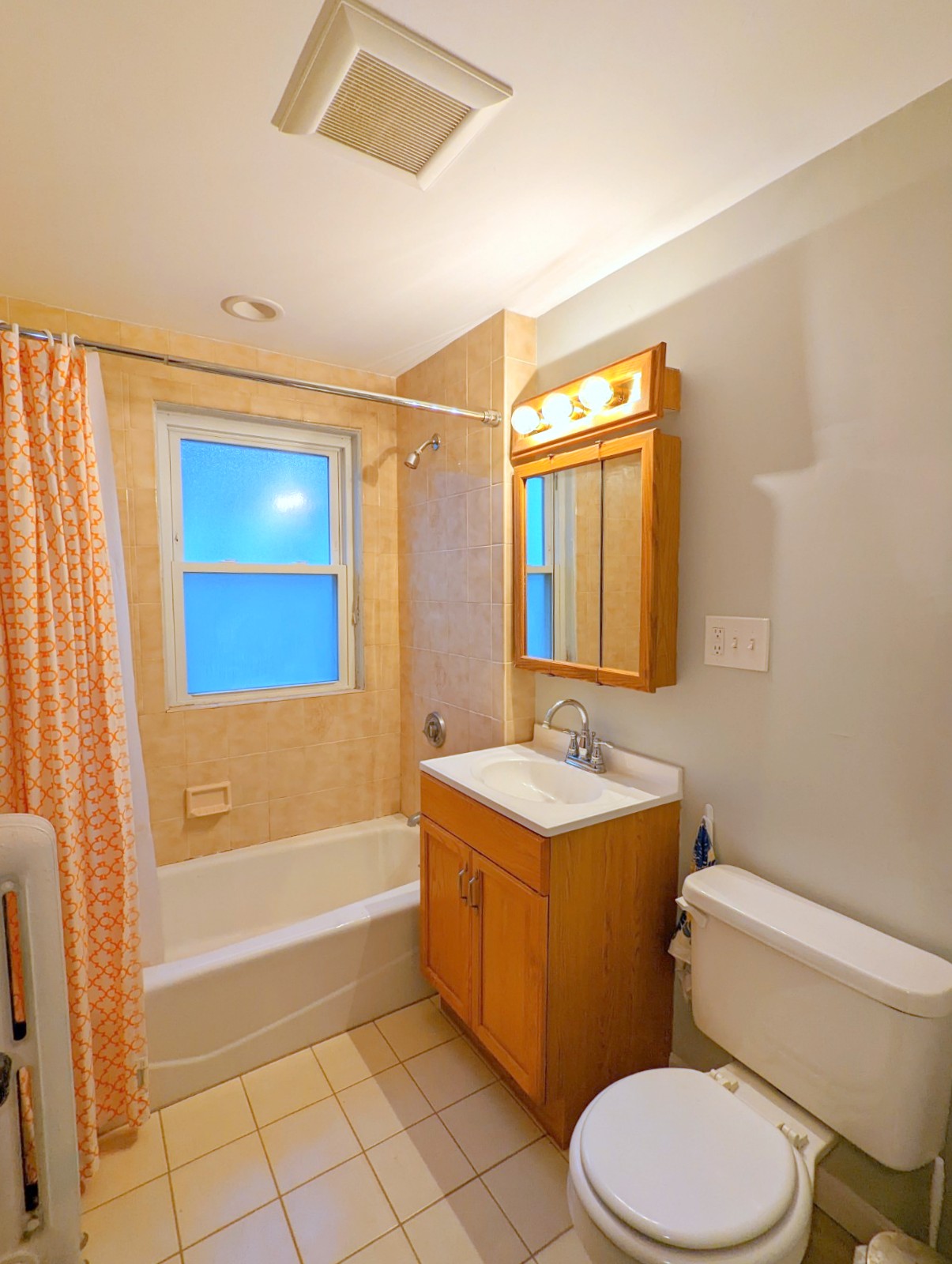 2.5 bed, 1 bath apartment for rent at 66 Thomas St Unit 66, Medford — photo 11 of 19