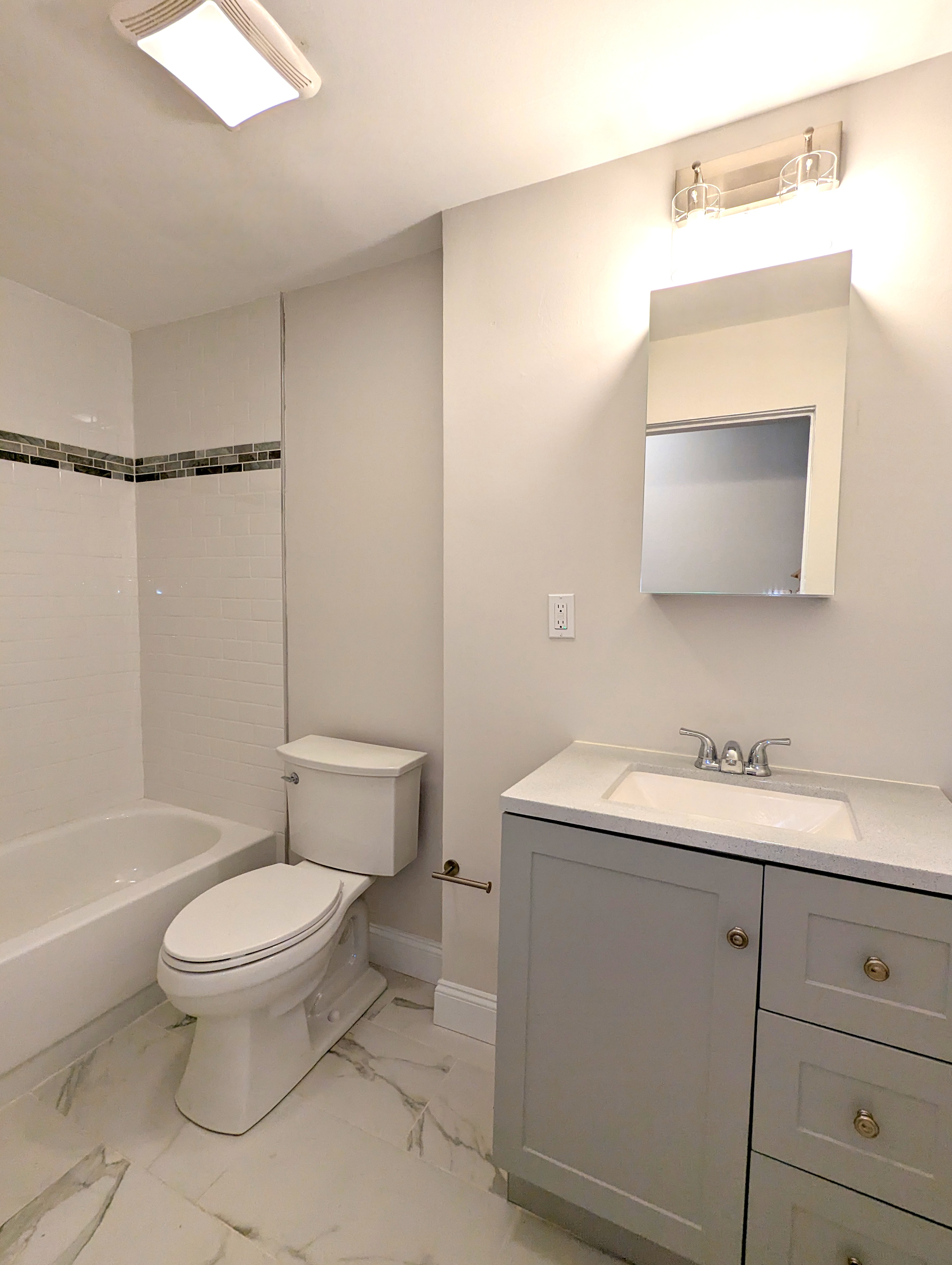 2 bed, 1 bath apartment for rent at 16 Warren Ave Unit 2R, Union Square — photo 8 of 12