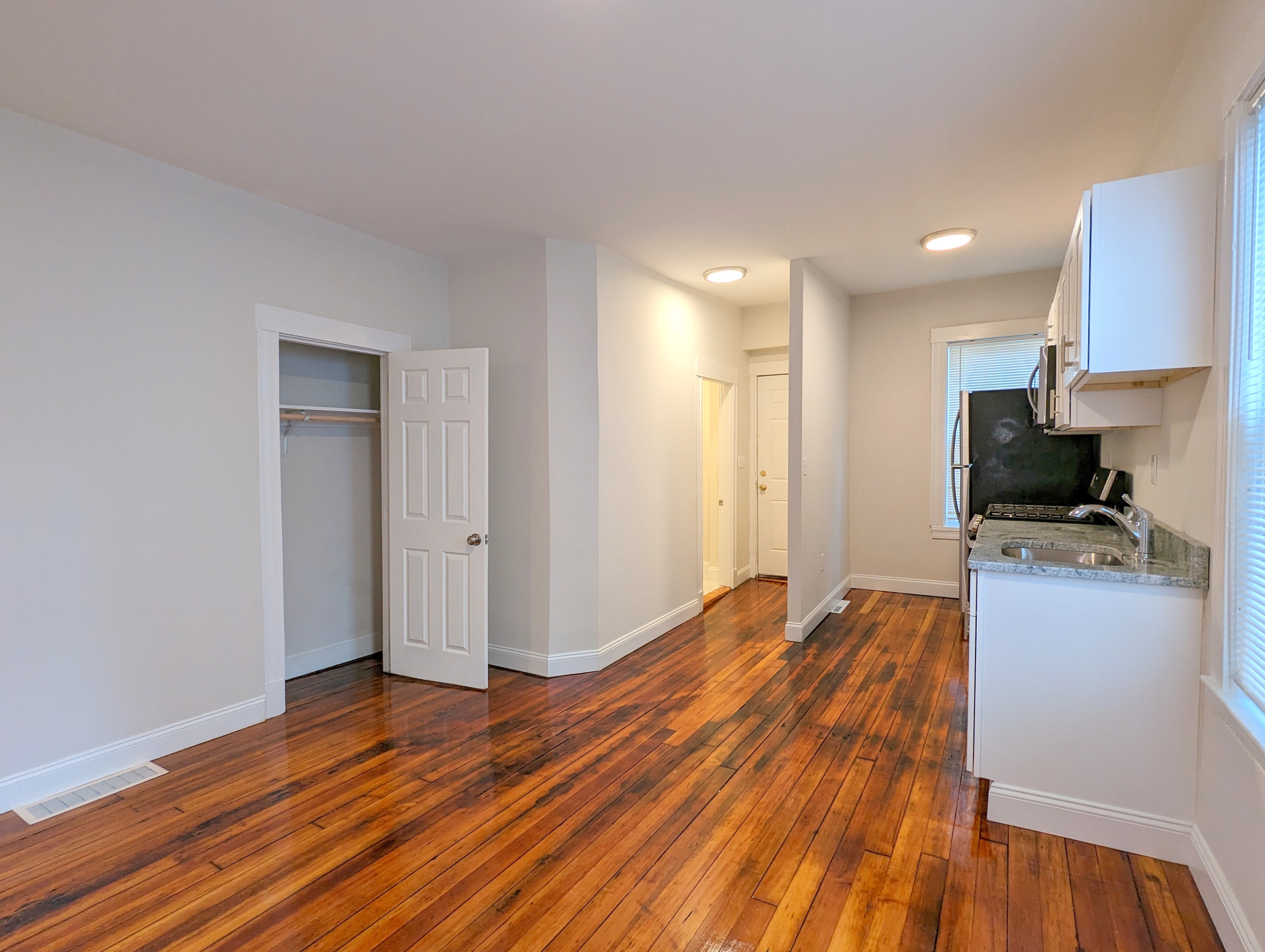 2 bed, 1 bath apartment for rent at 16 Warren Ave Unit 2R, Union Square — photo 5 of 12