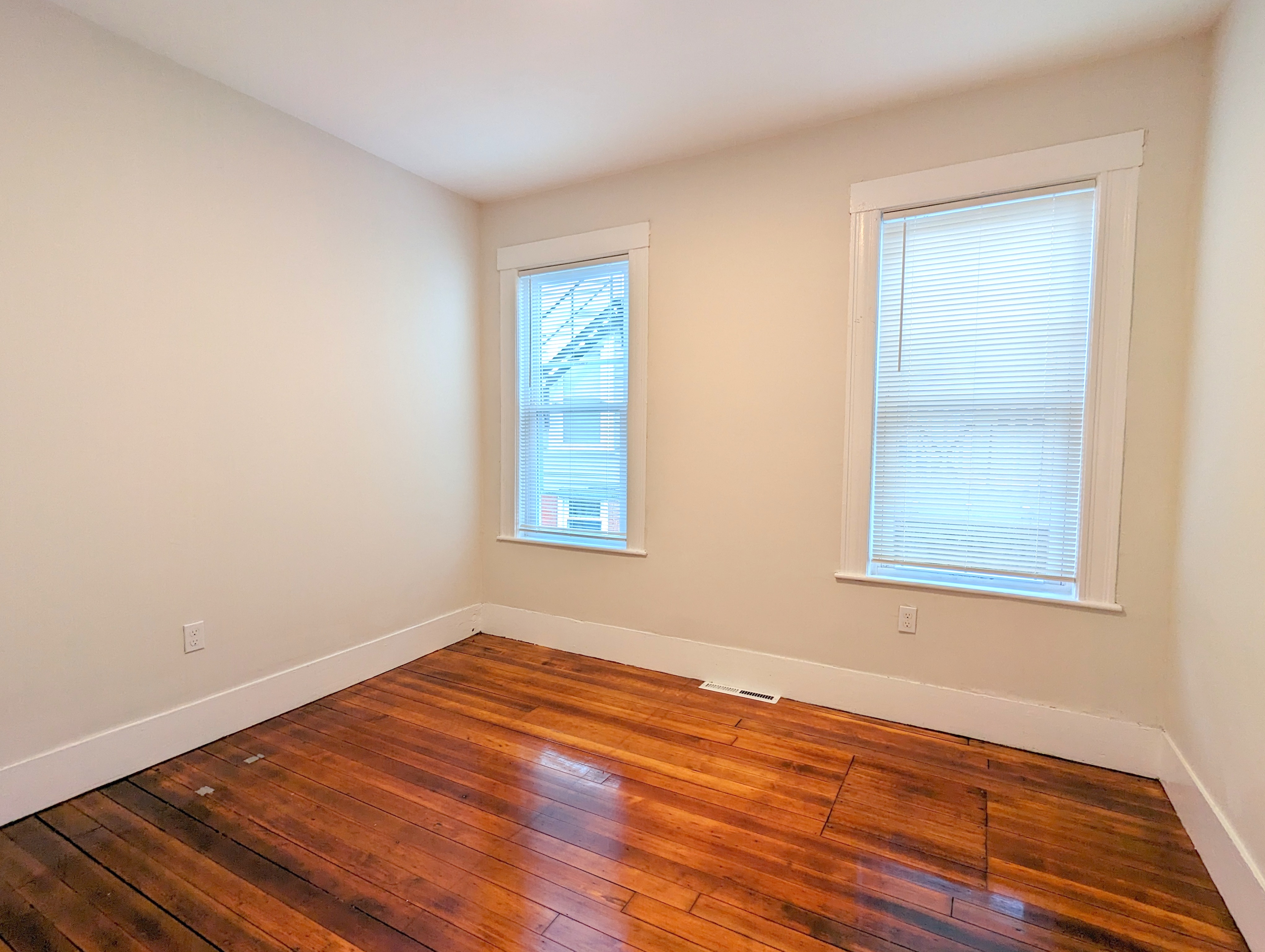 2 bed, 1 bath apartment for rent at 16 Warren Ave Unit 2R, Union Square — photo 6 of 12
