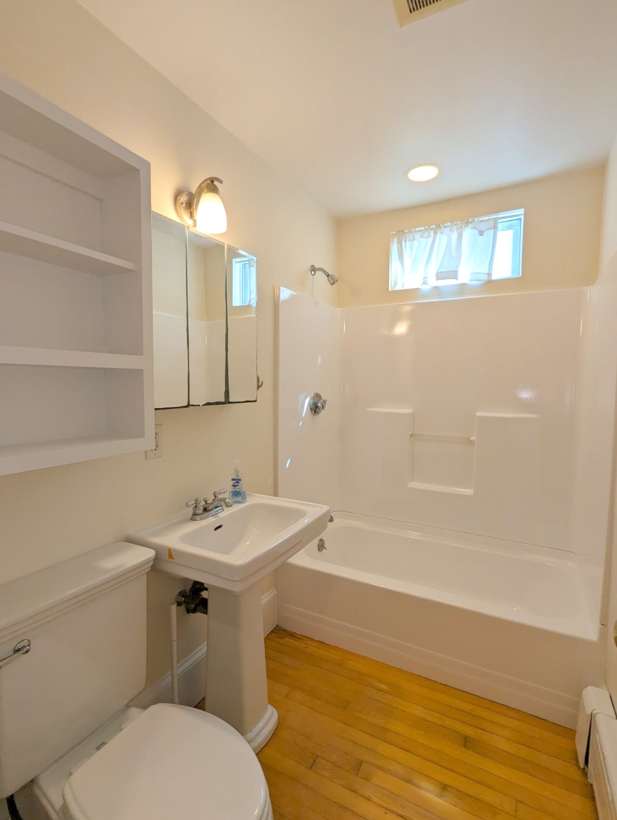 2.5 bed, 1 bath apartment for rent at 14 Maple Ave Unit 14, Medford — photo 15 of 20