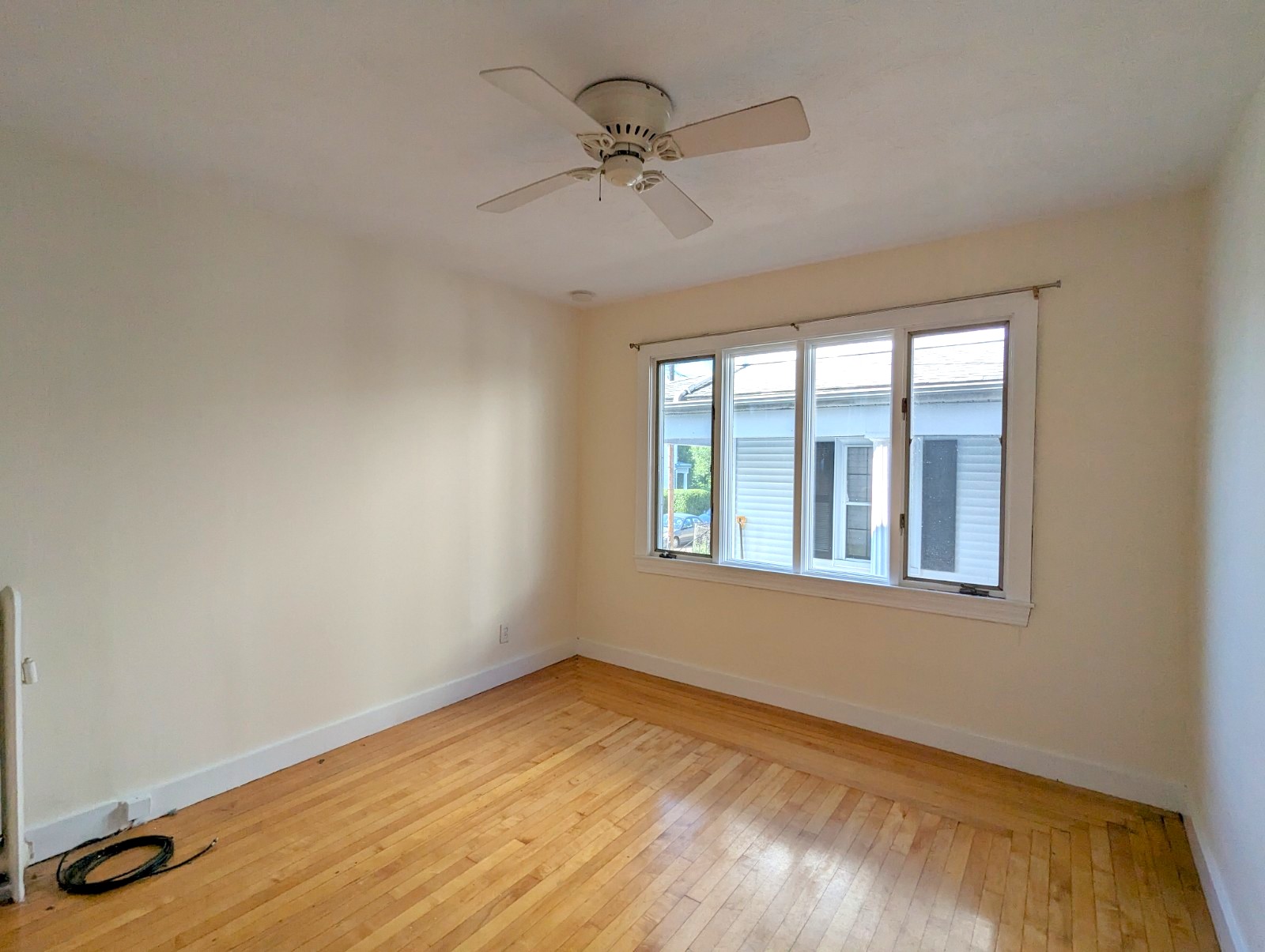 2.5 bed, 1 bath apartment for rent at 14 Maple Ave Unit 14, Medford — photo 12 of 20