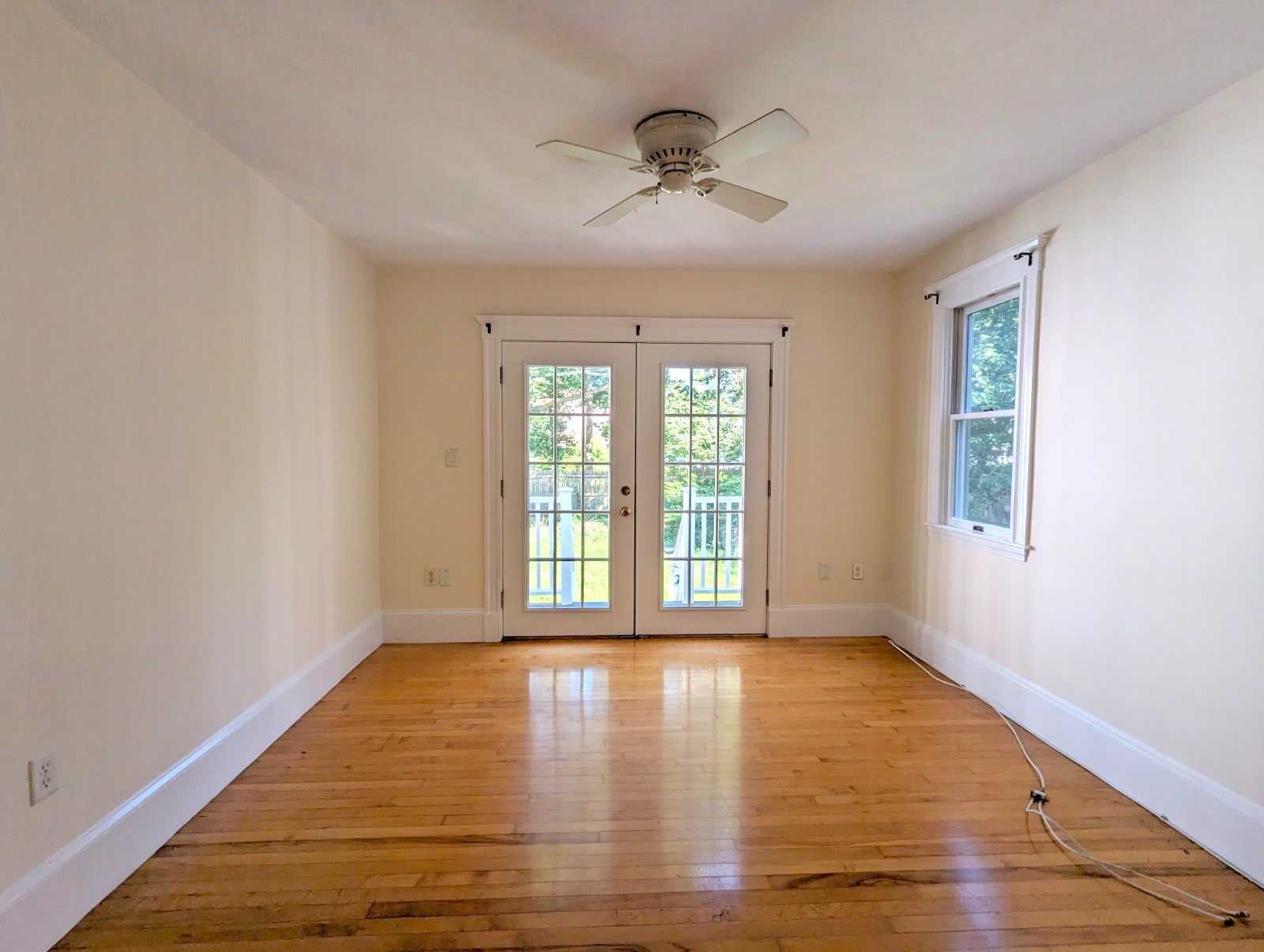 2.5 bed, 1 bath apartment for rent at 14 Maple Ave Unit 14, Medford — photo 7 of 20
