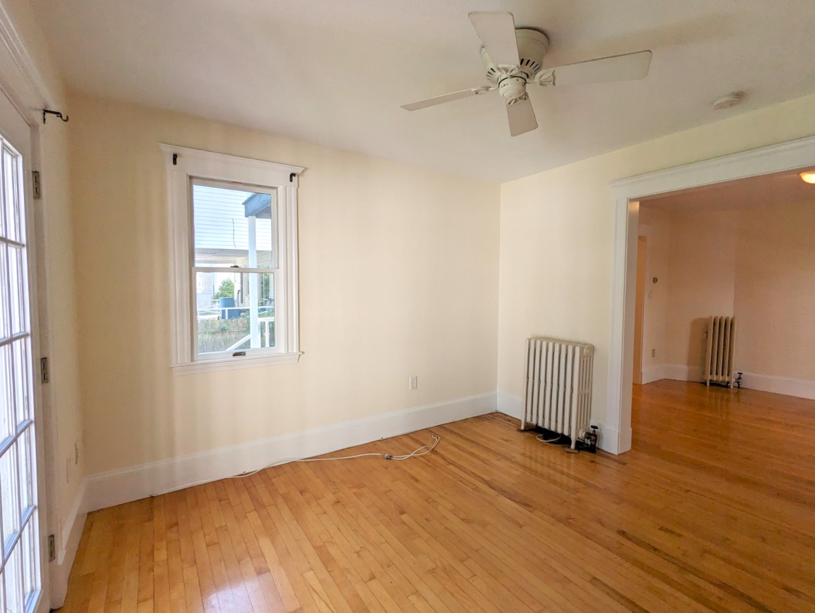 2.5 bed, 1 bath apartment for rent at 14 Maple Ave Unit 14, Medford — photo 9 of 20