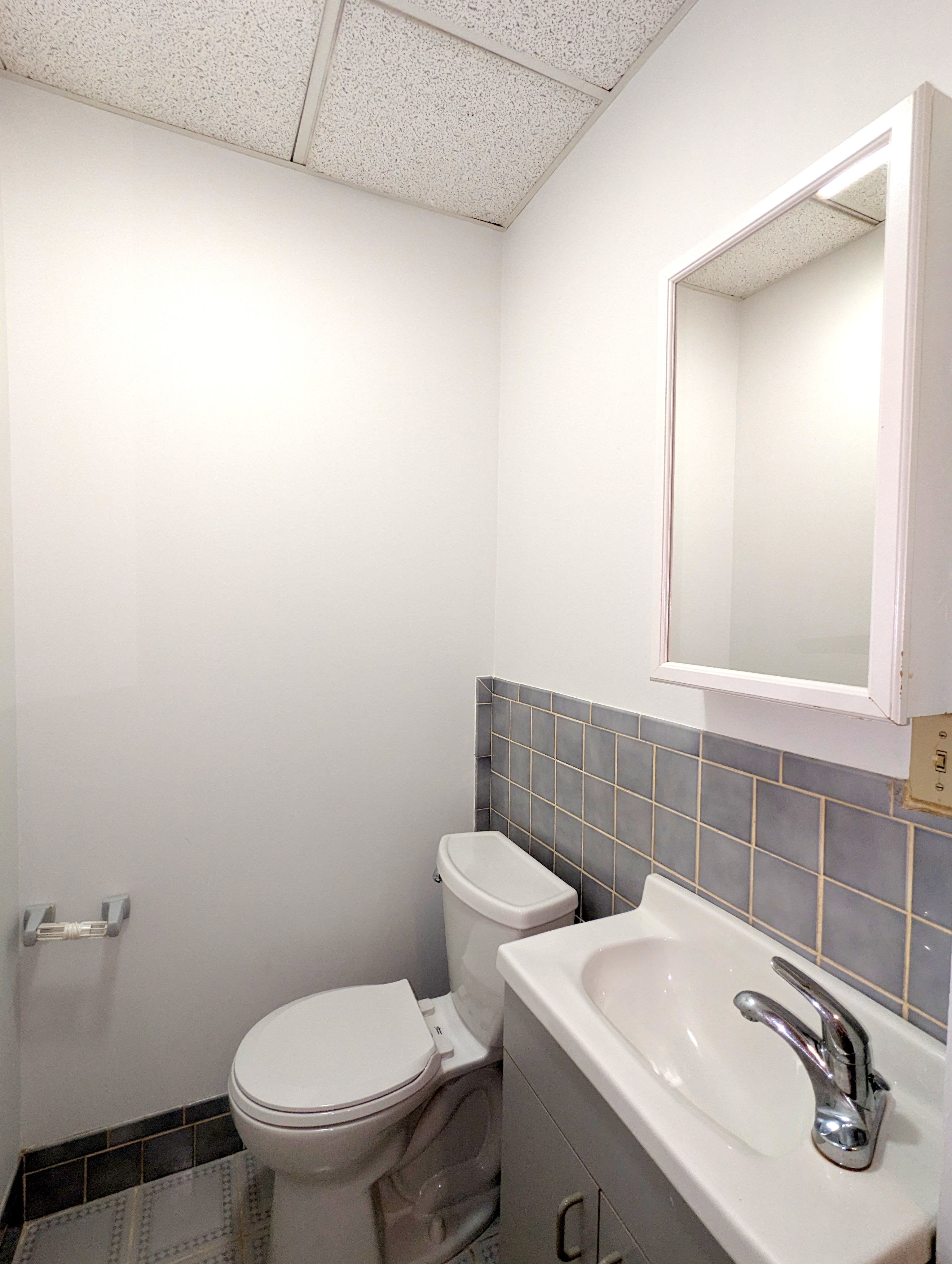 2.5 bed, 1.5 bath apartment for rent at 15 Douglass St Unit 15, Central Square — photo 5 of 17
