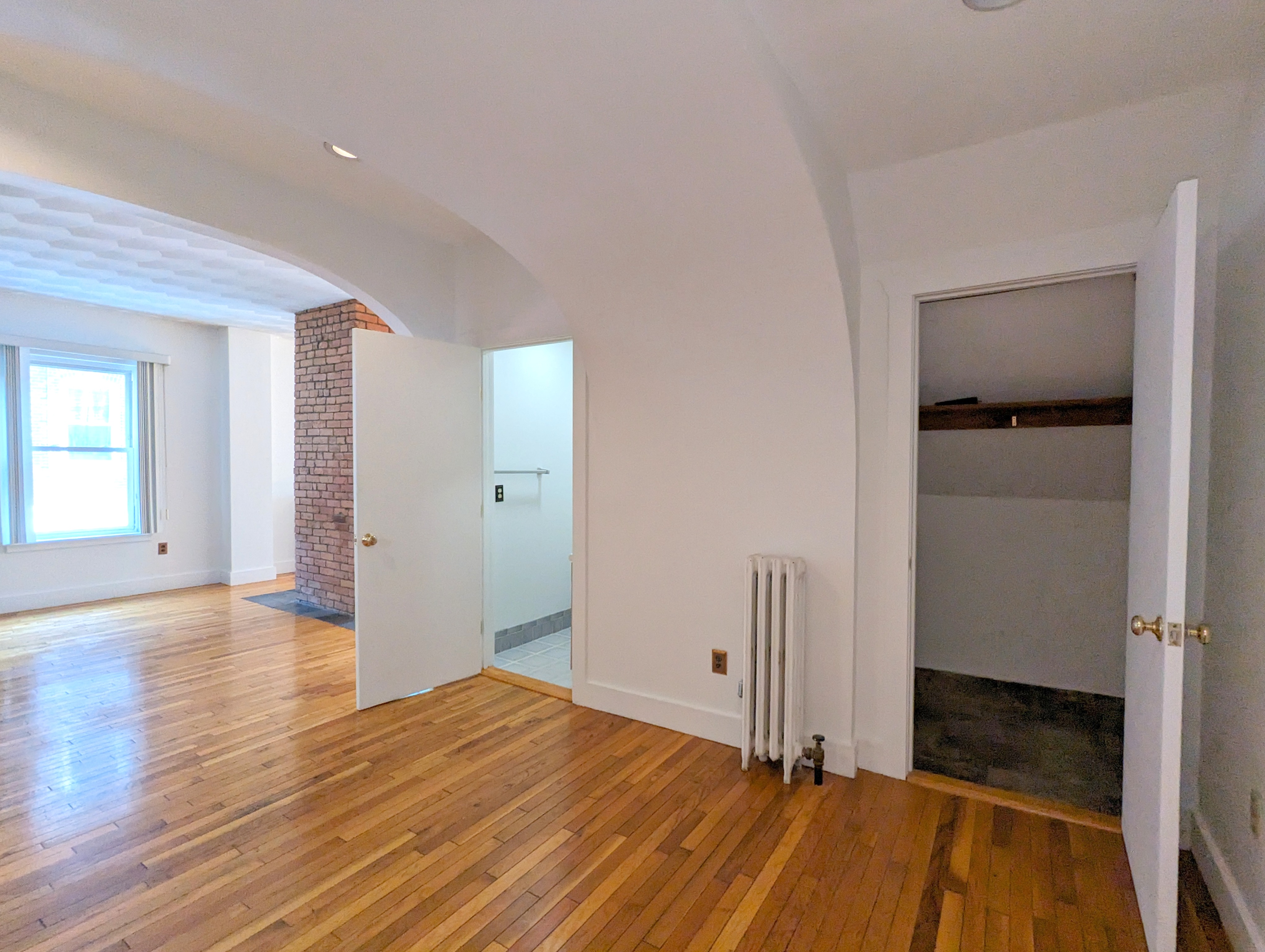 2.5 bed, 1.5 bath apartment for rent at 15 Douglass St Unit 15, Central Square — photo 4 of 17