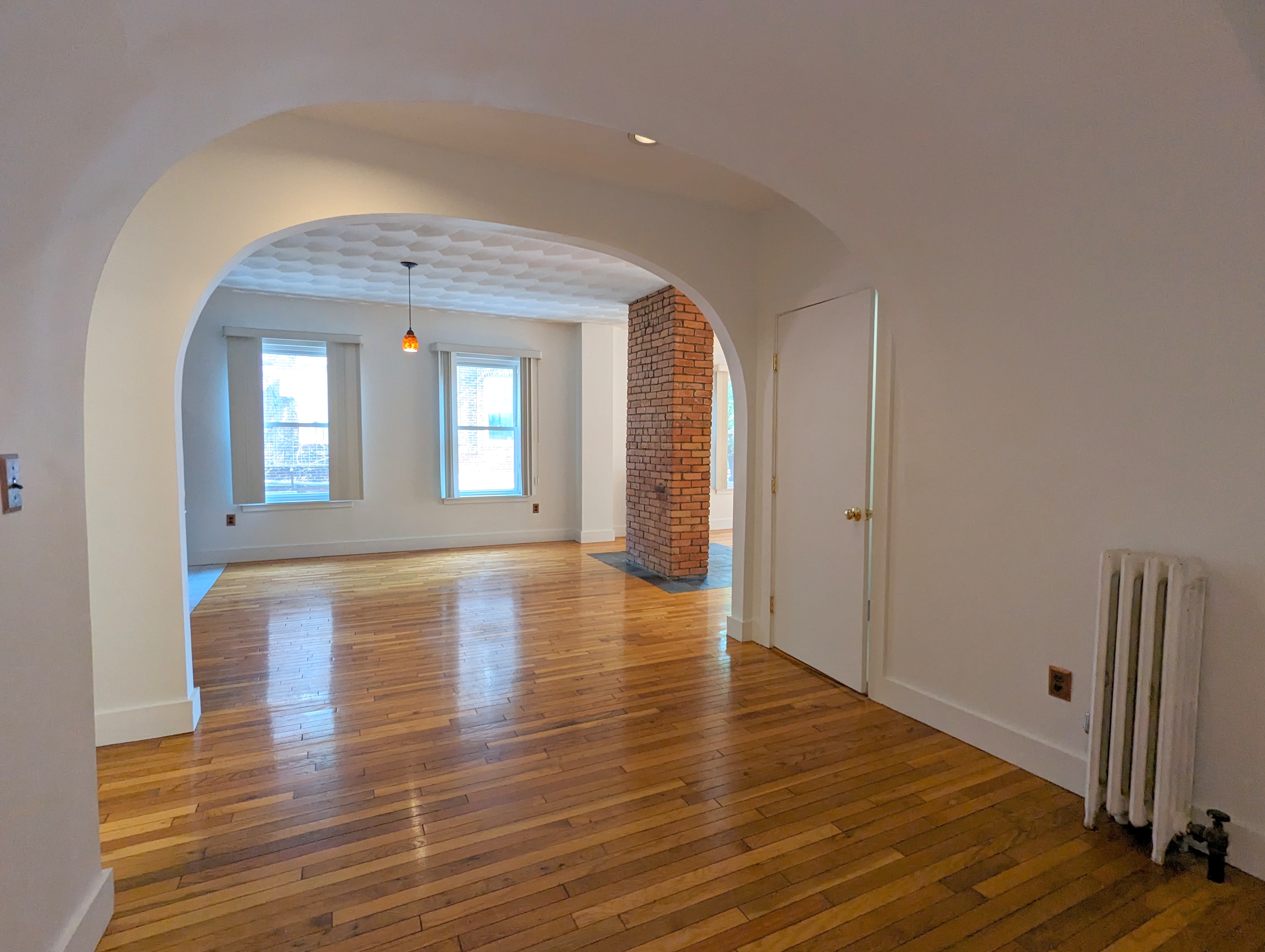 2.5 bed, 1.5 bath apartment for rent at 15 Douglass St Unit 15, Central Square — photo 6 of 17