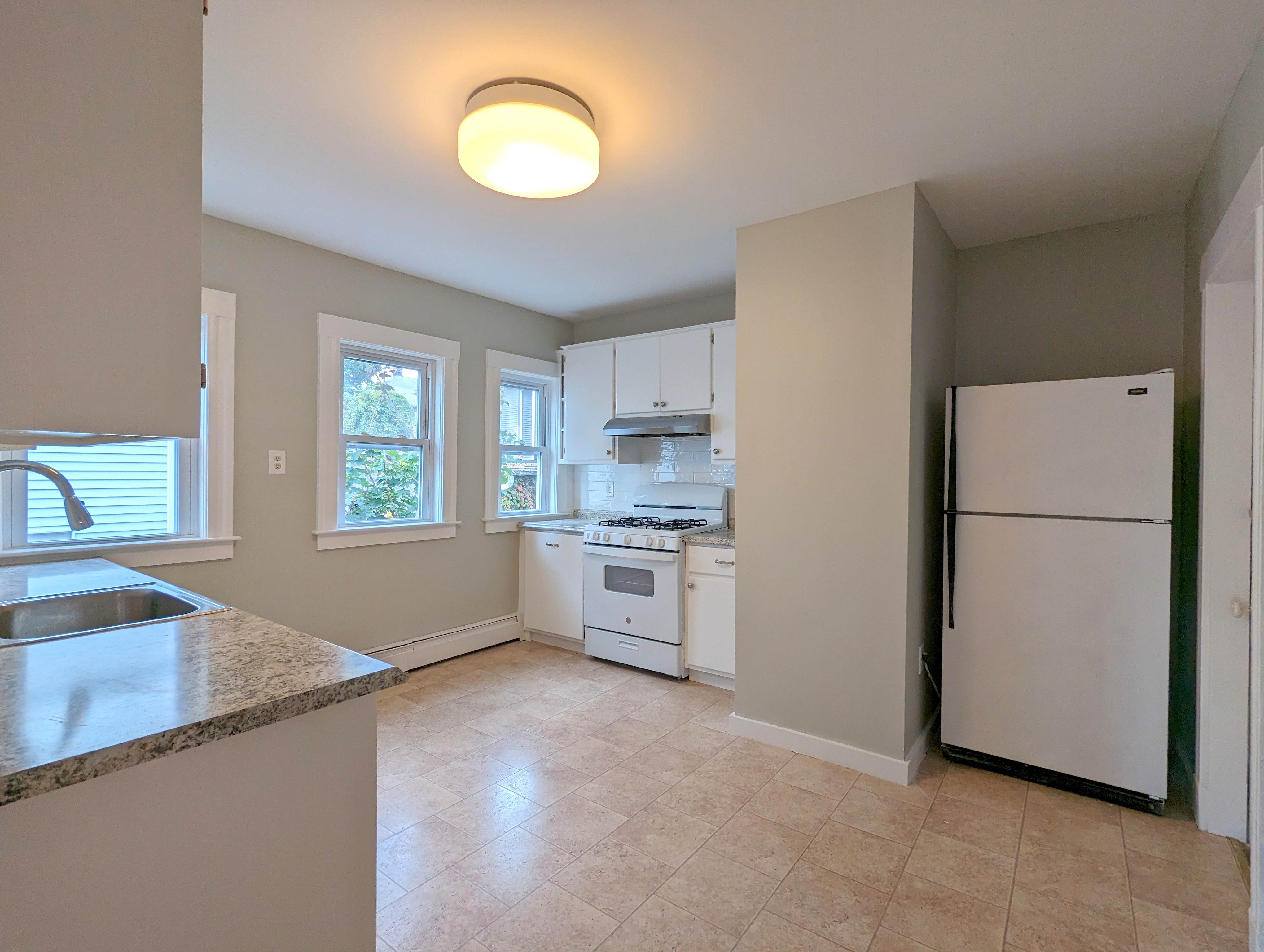 2.5 bed, 1 bath apartment for rent at 75 Frederick Ave Unit 75, Tufts University