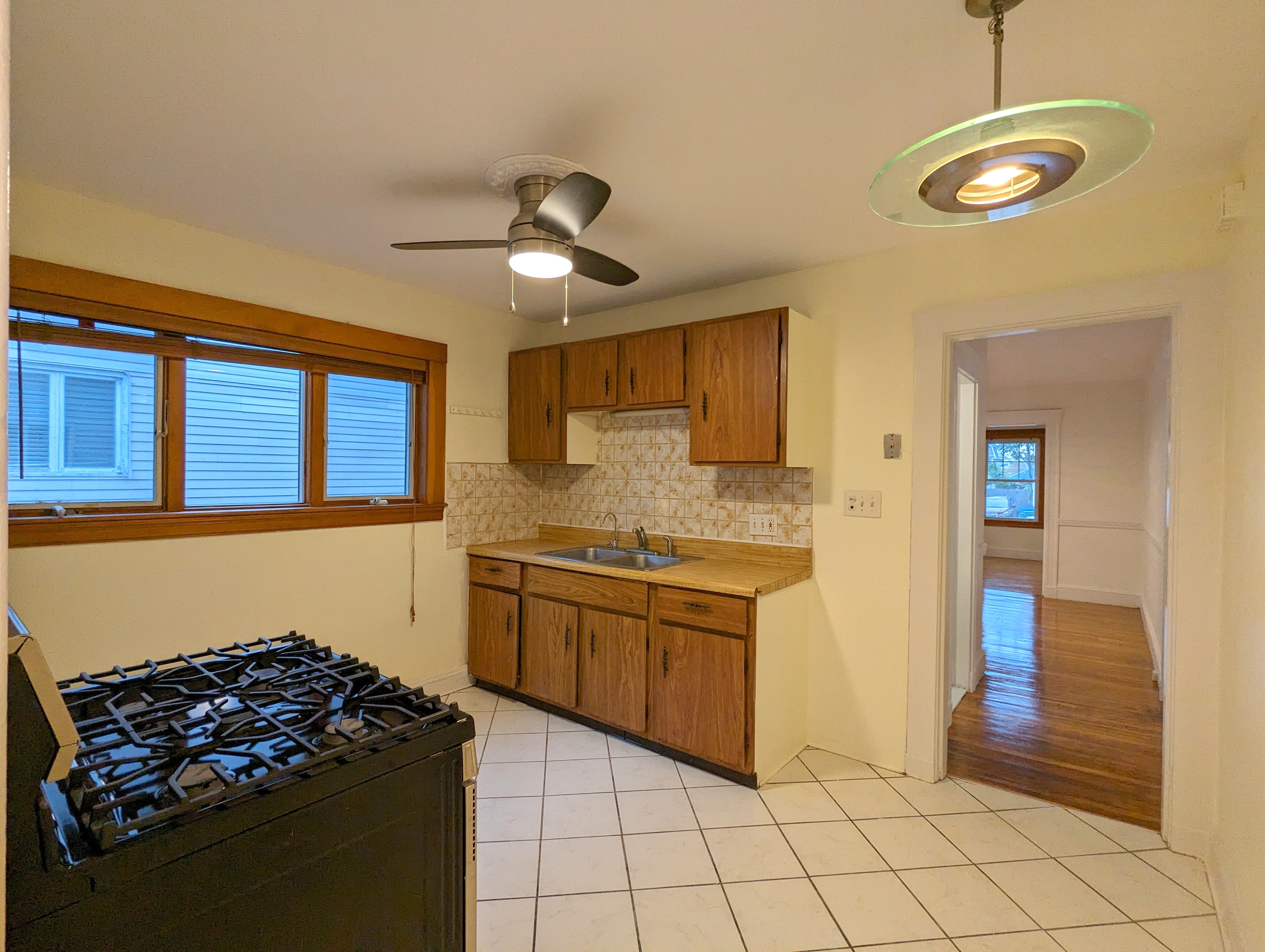 2.5 bed, 1 bath apartment for rent at 11 Doble Ave Unit first, Tufts University — photo 7 of 19