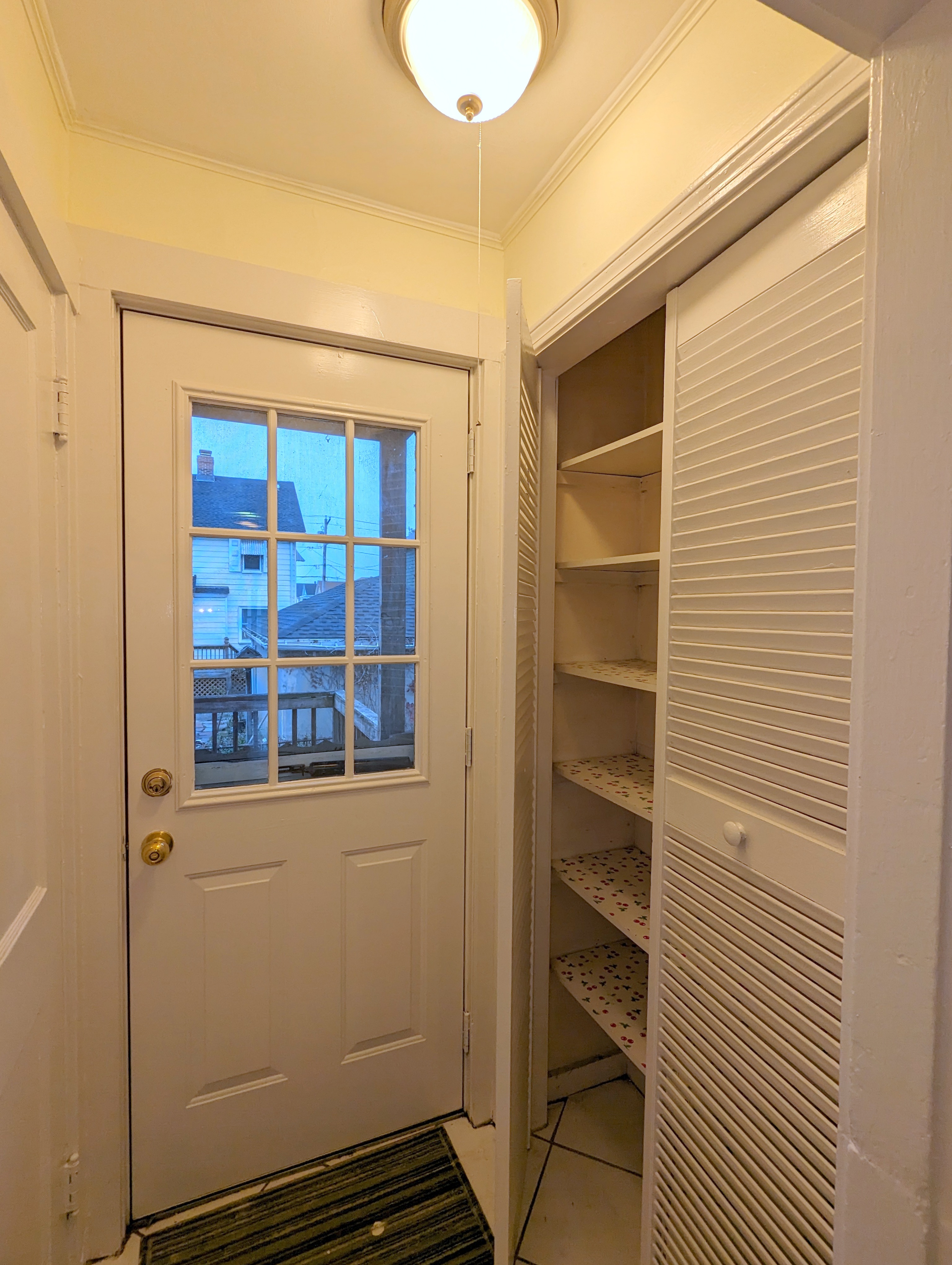 2.5 bed, 1 bath apartment for rent at 11 Doble Ave Unit first, Tufts University — photo 9 of 19
