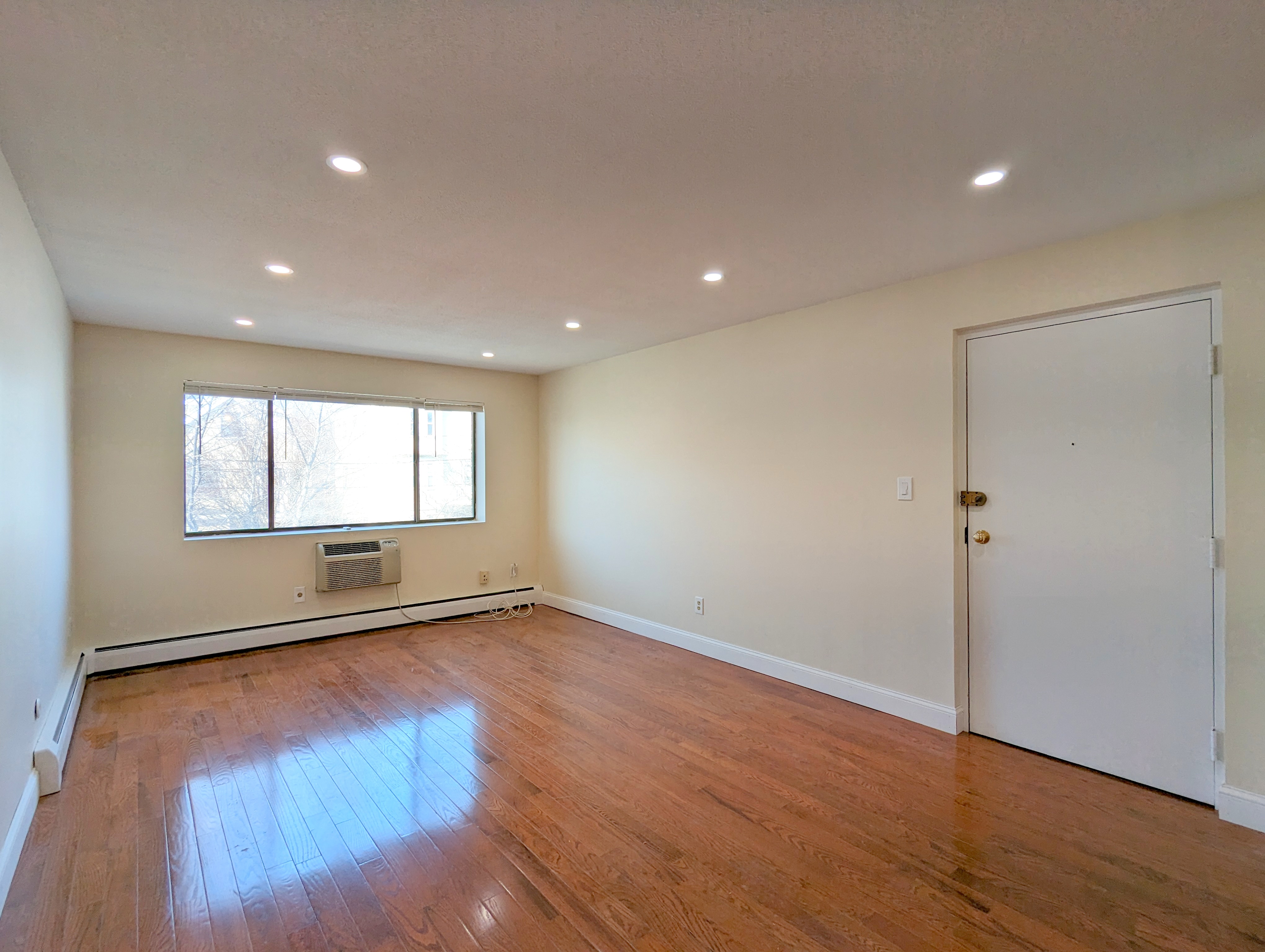 1 bed, 1 bath apartment for rent at 12 Cameron Ave Unit 9, Teele Square — photo 4 of 10