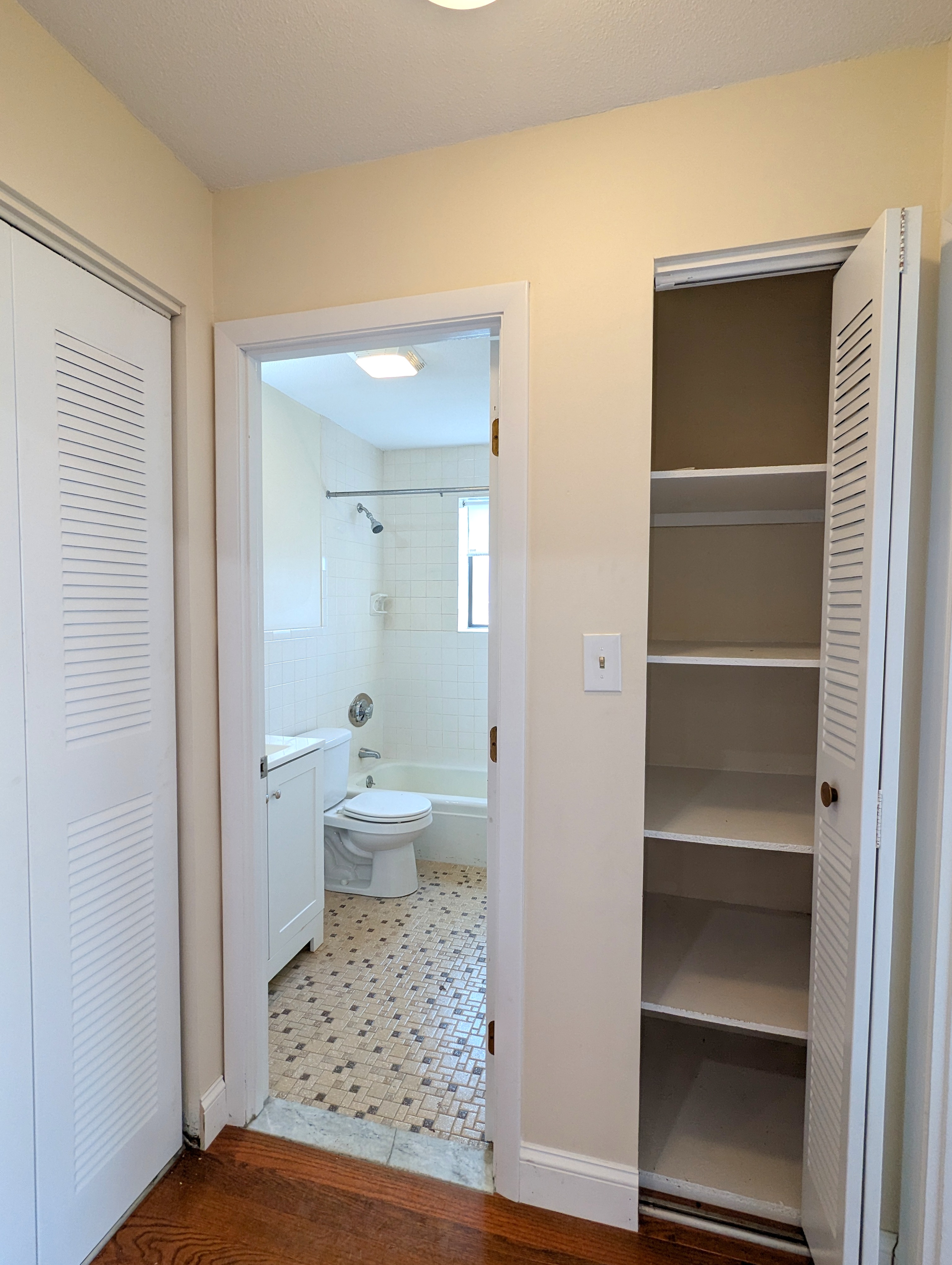 1 bed, 1 bath apartment for rent at 12 Cameron Ave Unit 9, Teele Square — photo 7 of 10