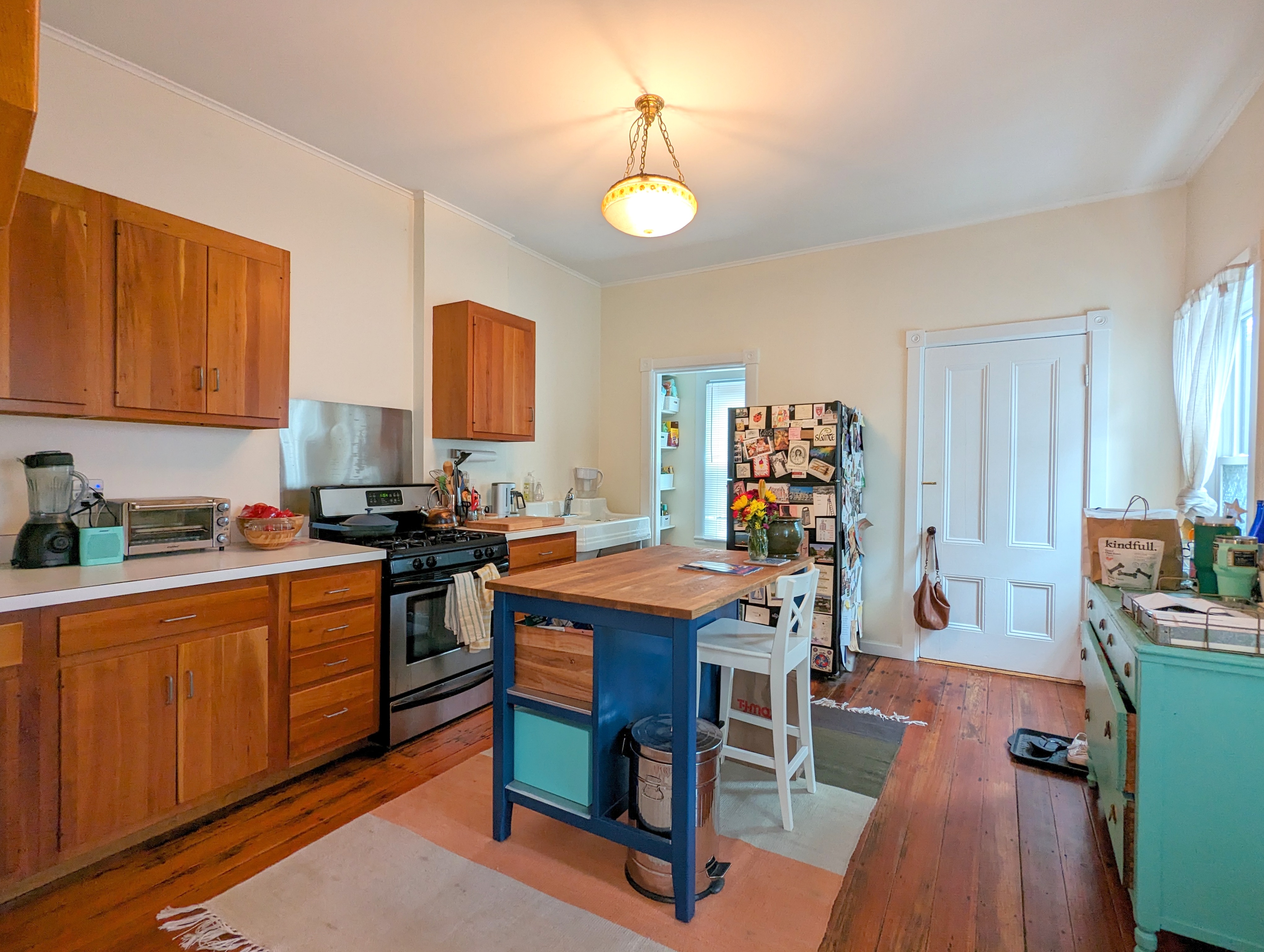 1 bed, 1 bath apartment for rent at 19 Howe St Unit 1, Winter Hill — photo 4 of 16