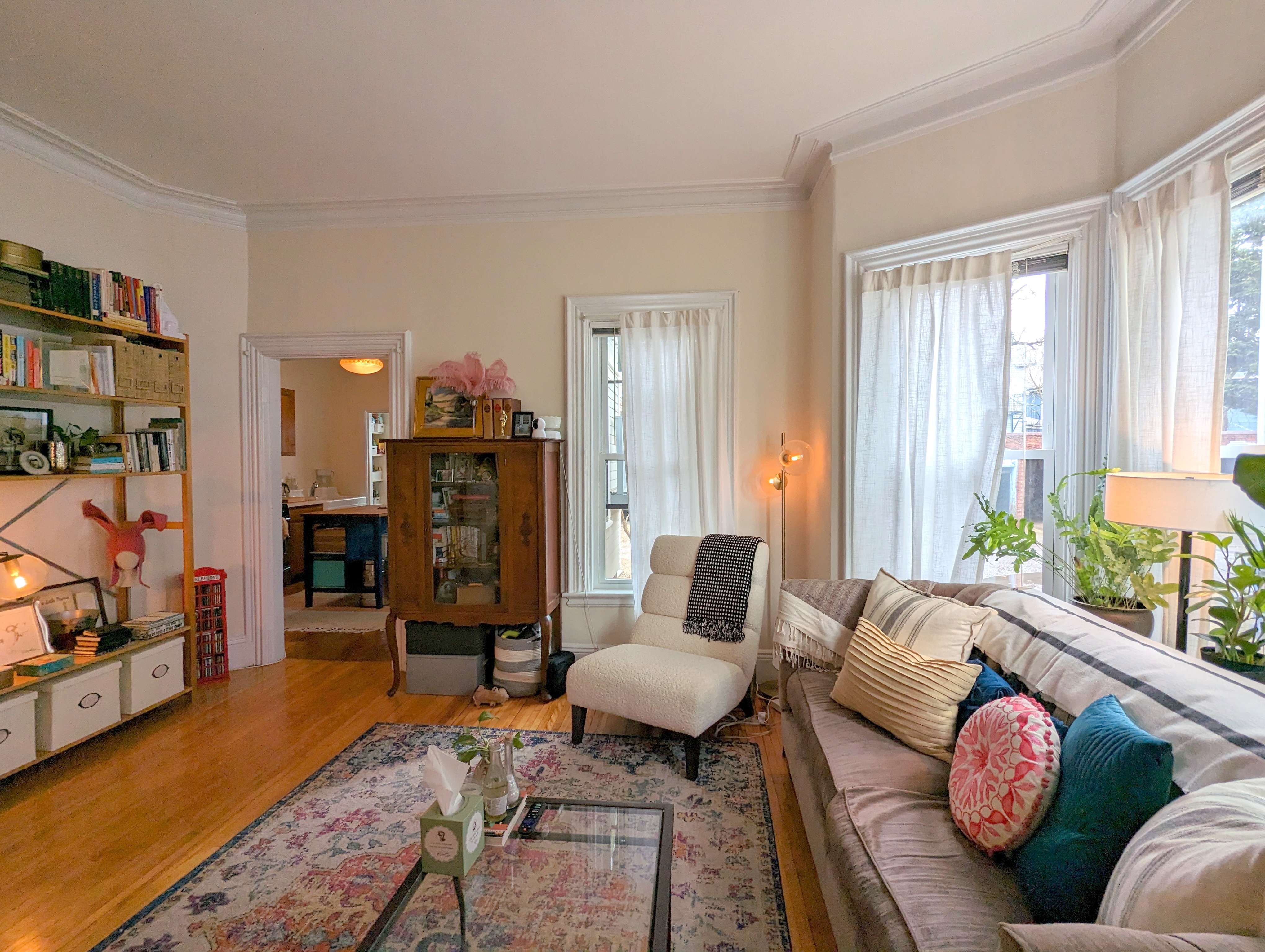 1 bed, 1 bath apartment for rent at 19 Howe St Unit 1, Winter Hill — photo 2 of 16