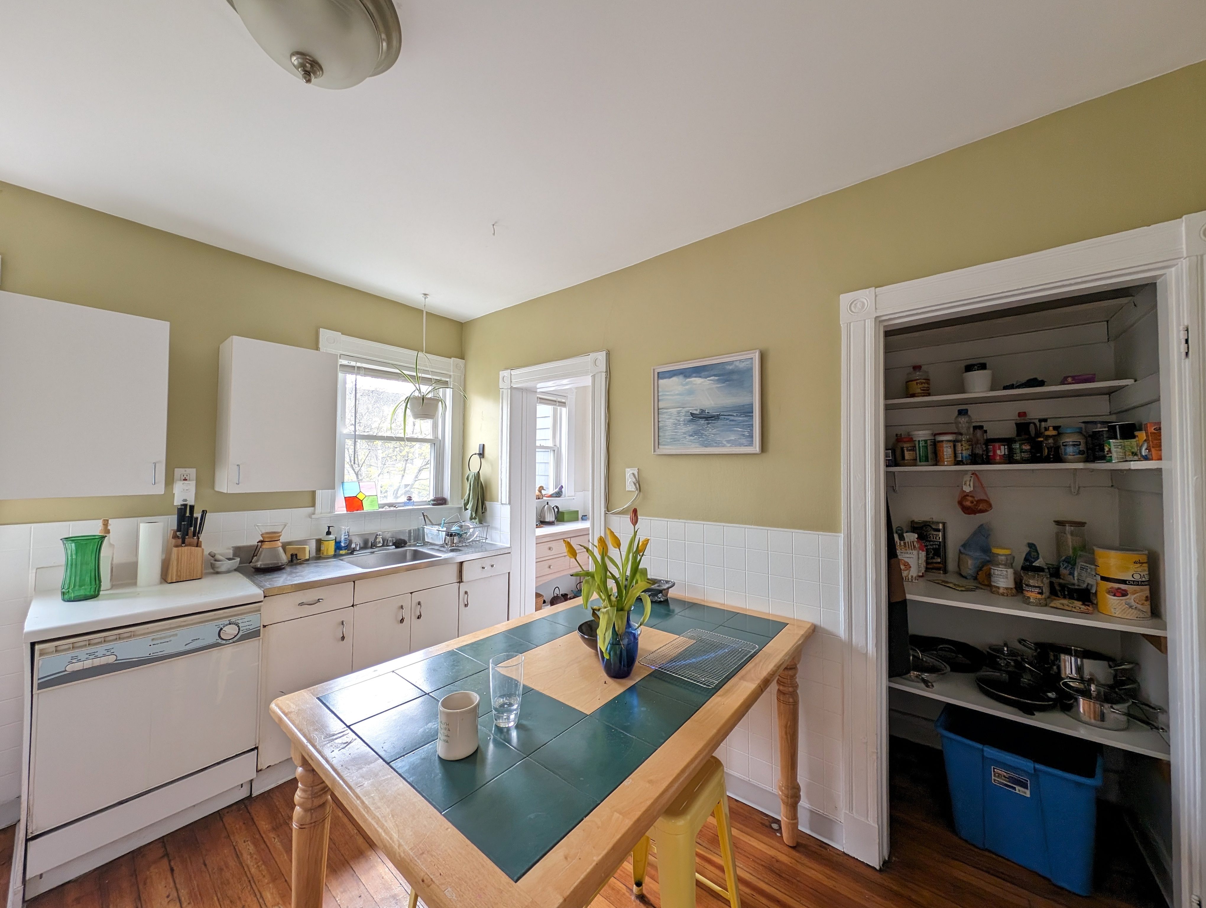 2.5 bed, 1 bath apartment for rent at 3 Russell Rd Unit 1, Teele Square — photo 9 of 20
