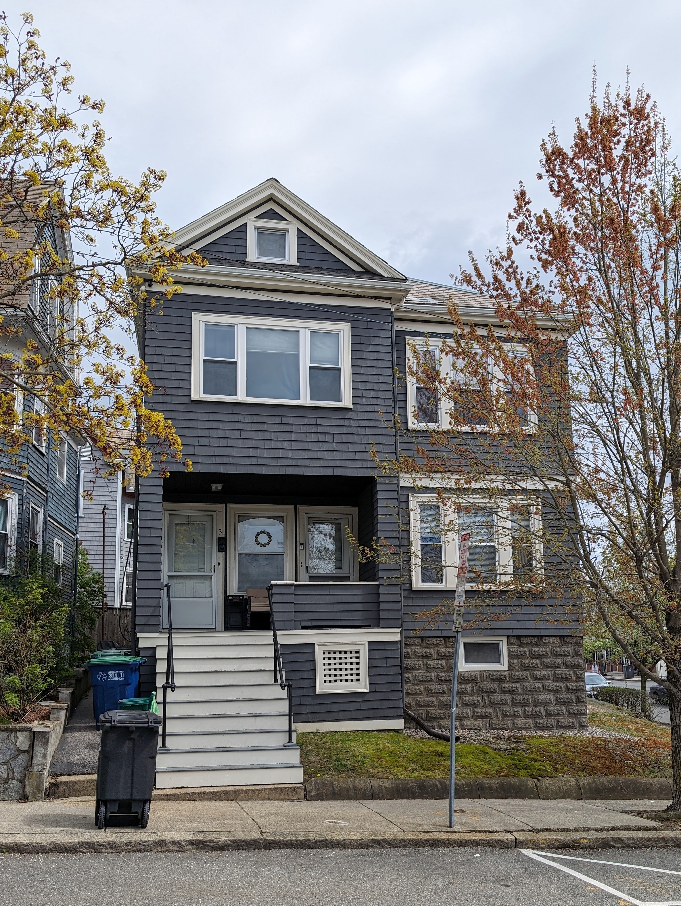 2.5 bed, 1 bath apartment for rent at 3 Russell Rd Unit 1, Teele Square — photo 19 of 20