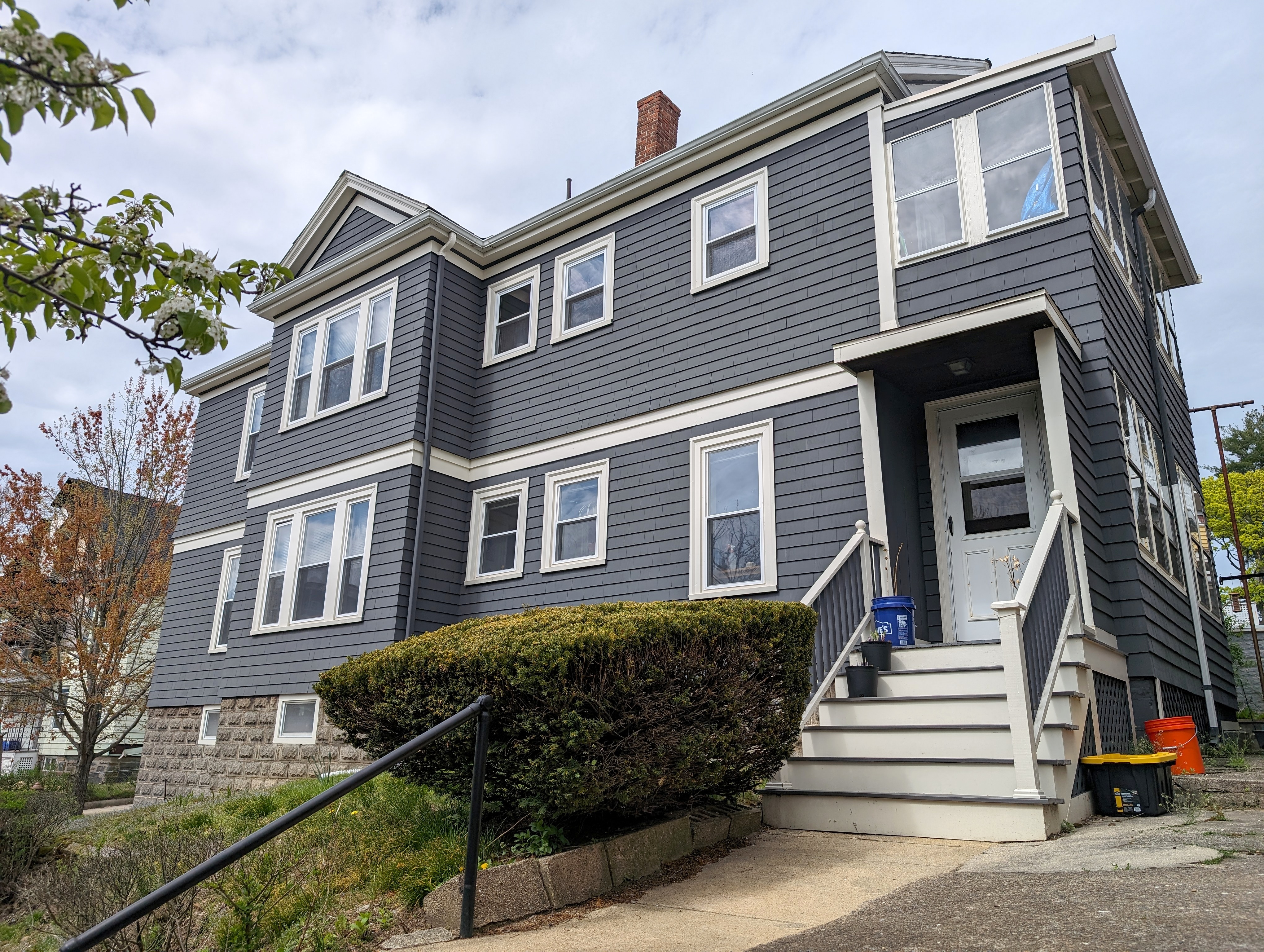 2.5 bed, 1 bath apartment for rent at 3 Russell Rd Unit 1, Teele Square — photo 20 of 20