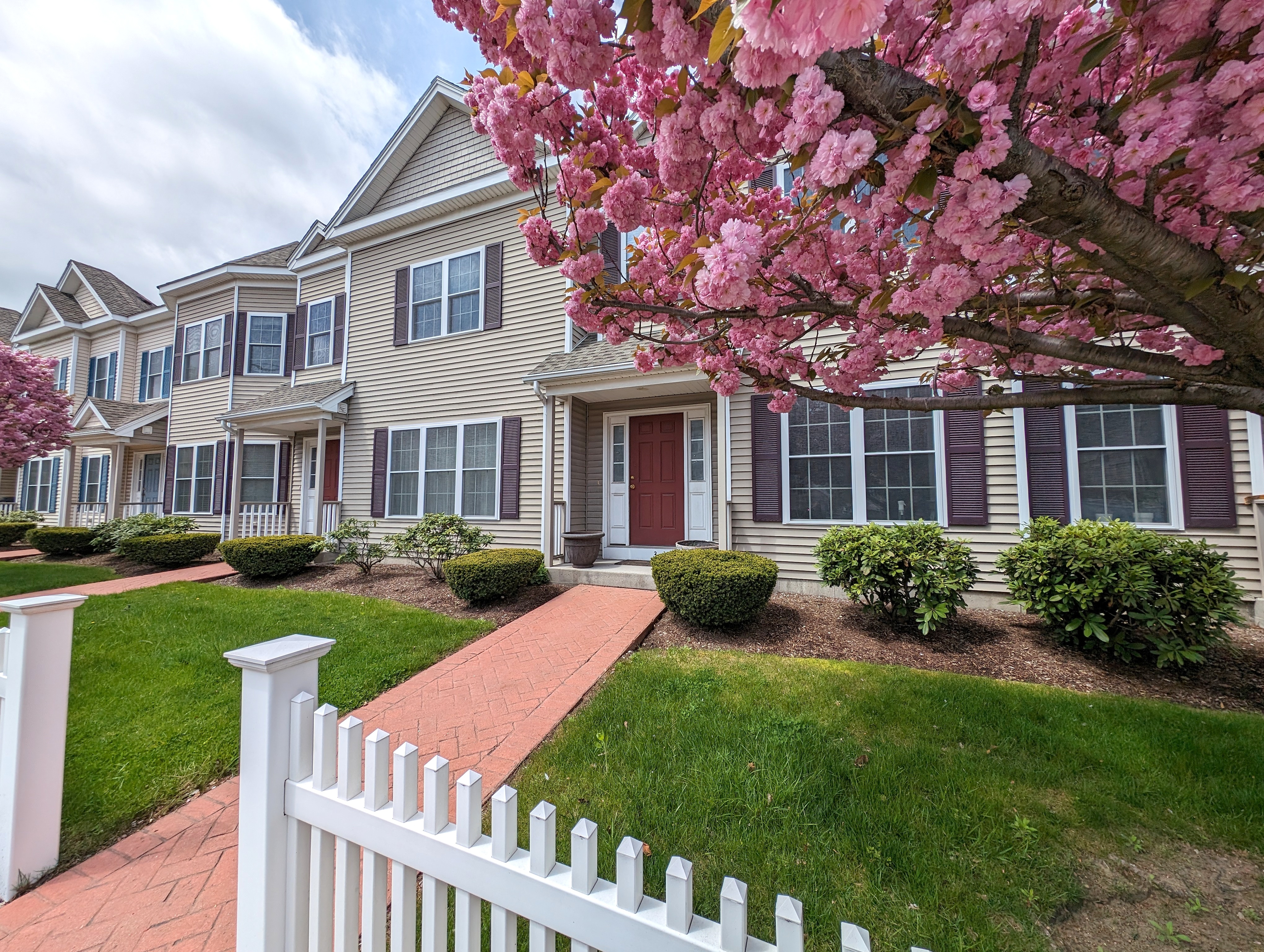 215 Harvard St, South Medford