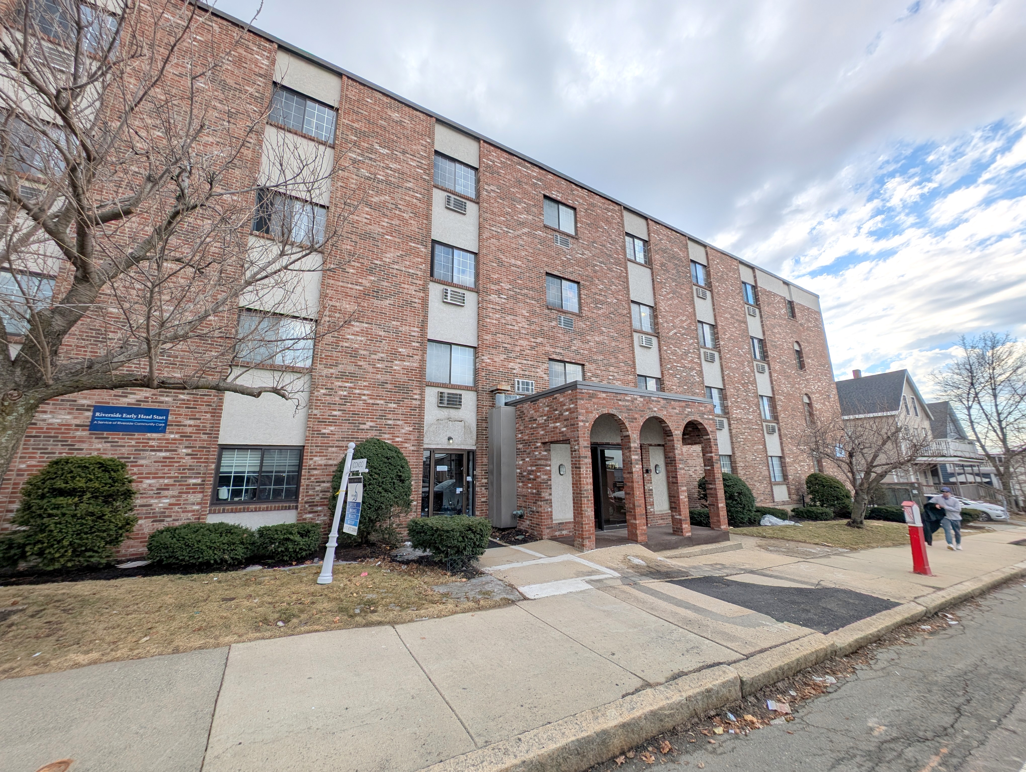 474 Broadway, Magoun Square