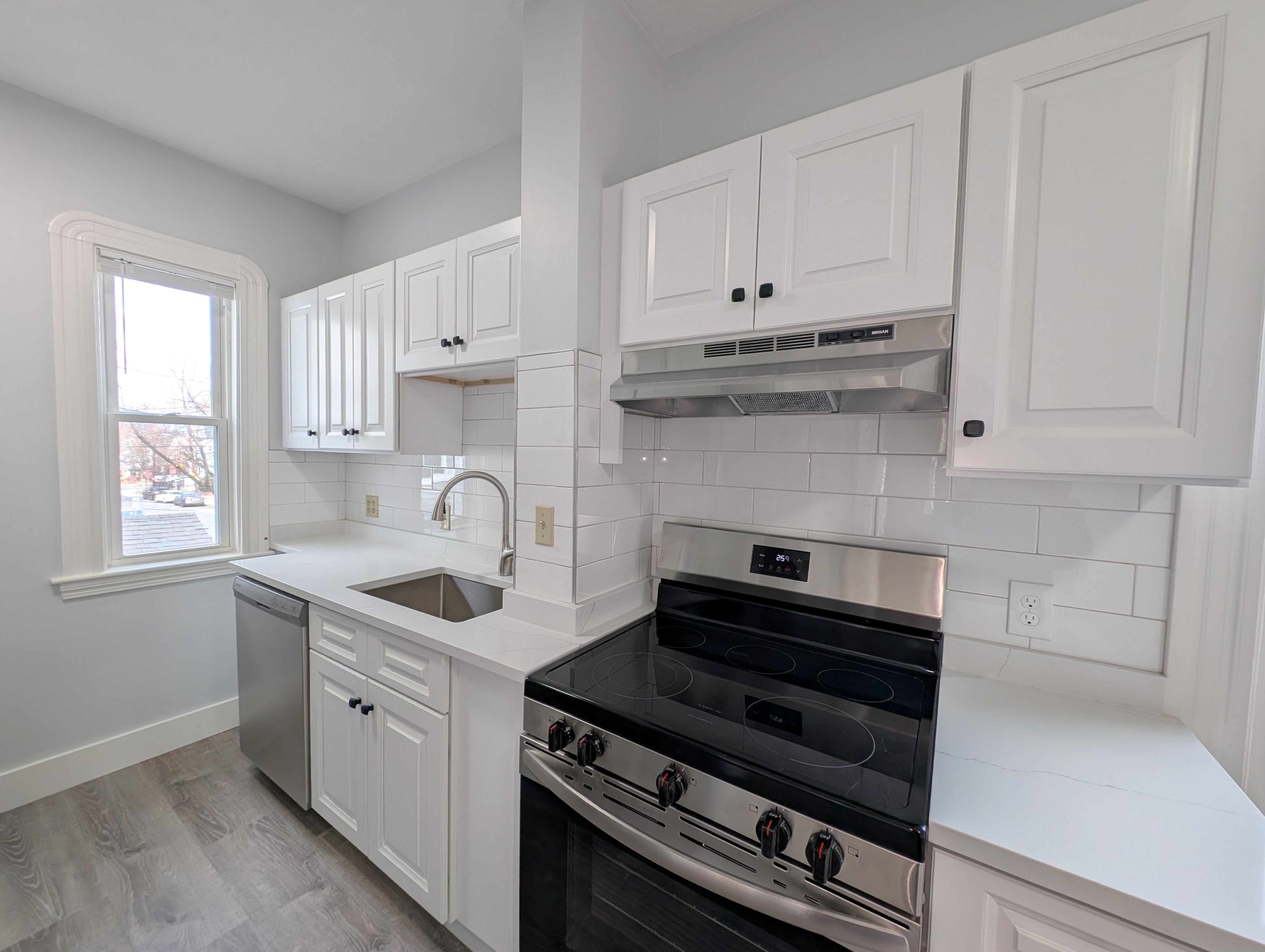 325 Highland Ave, Powder House Square