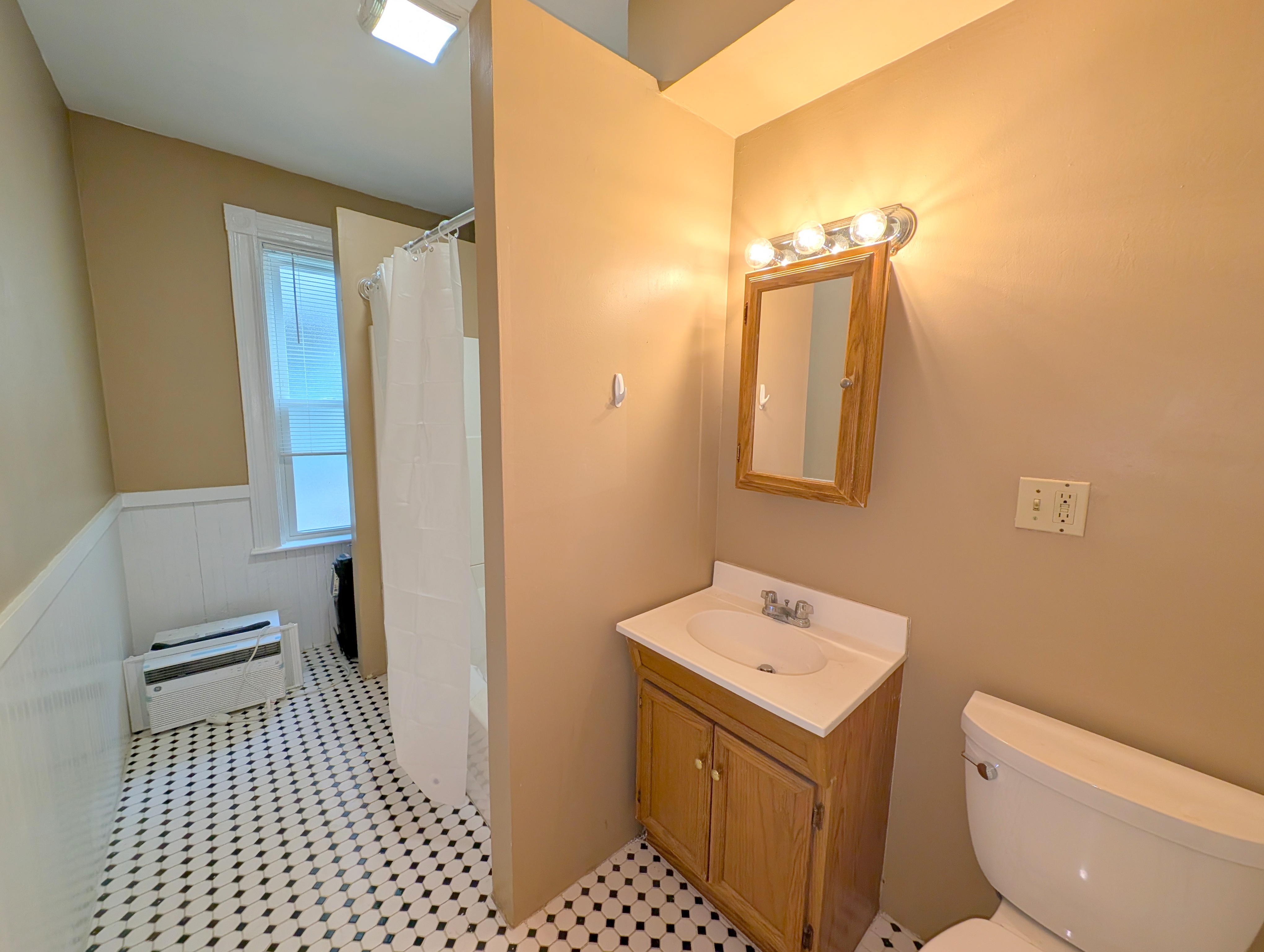 42 Calvin St, Ward Two