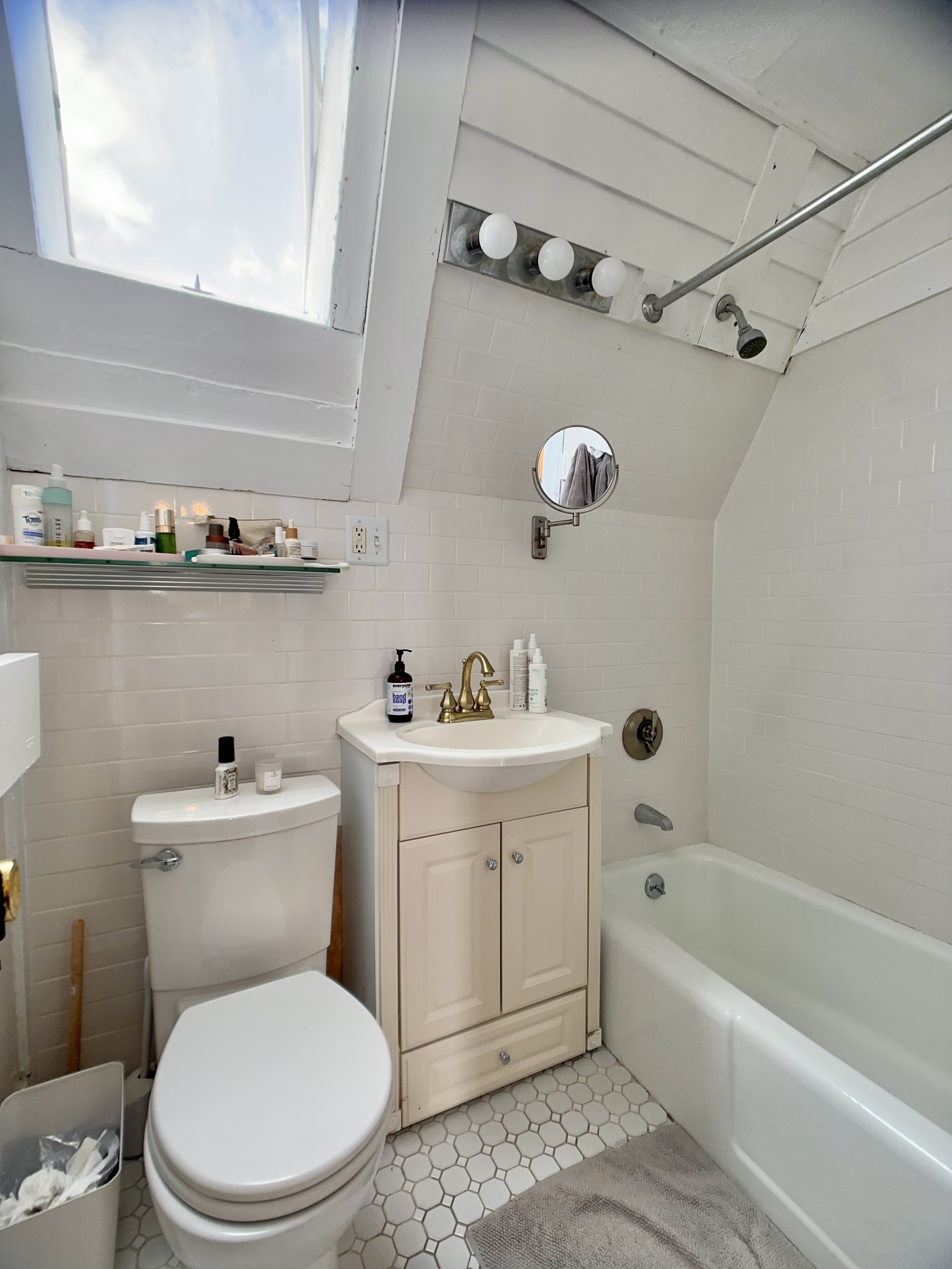 1 bed, 1 bath apartment for rent at 271 Chestnut Ave Unit 3, Jamaica Plain — photo 5 of 8