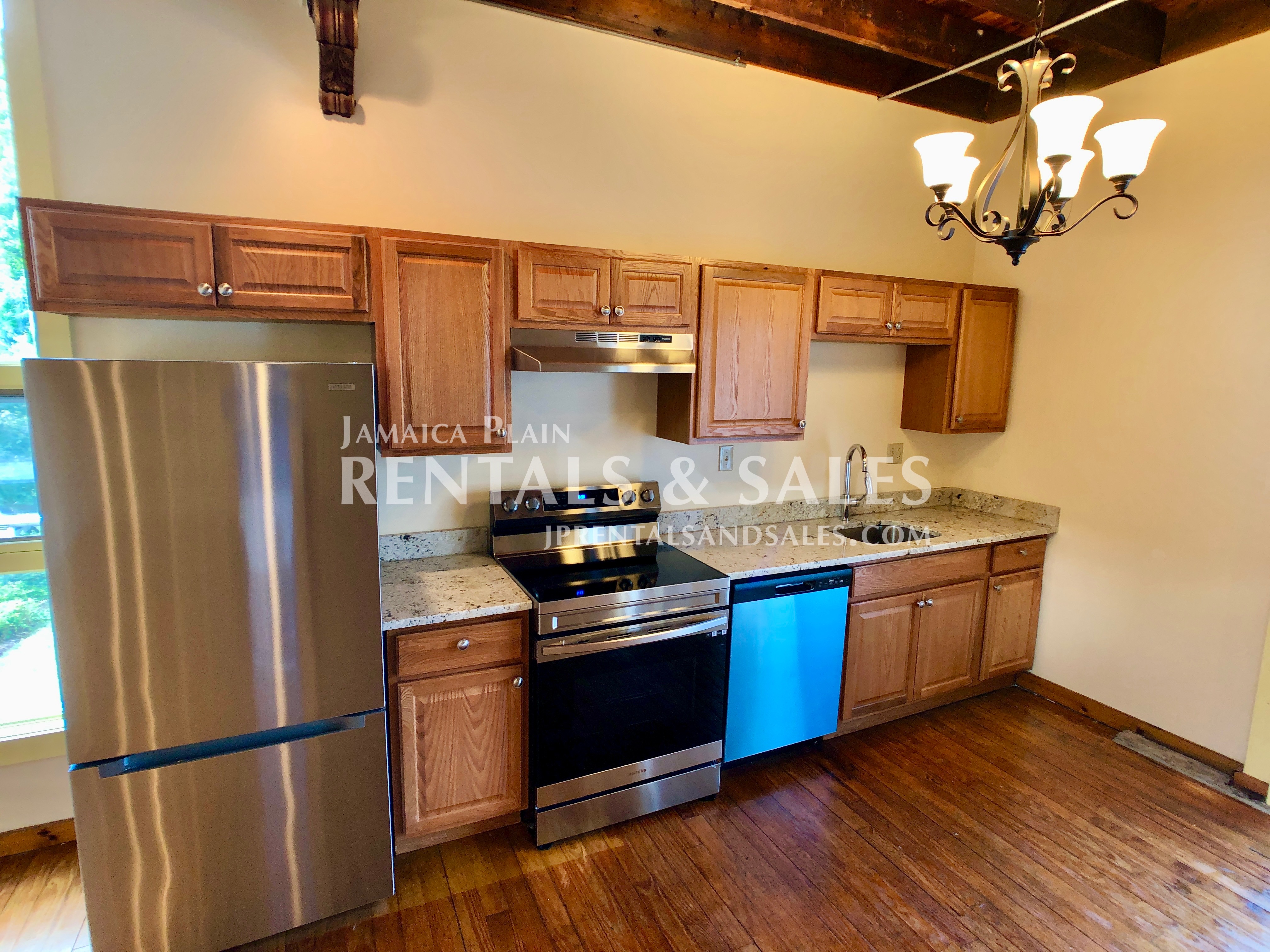 1 bed, 1 bath apartment for rent at 87 Child St Unit C, Hyde Park — photo 3 of 16