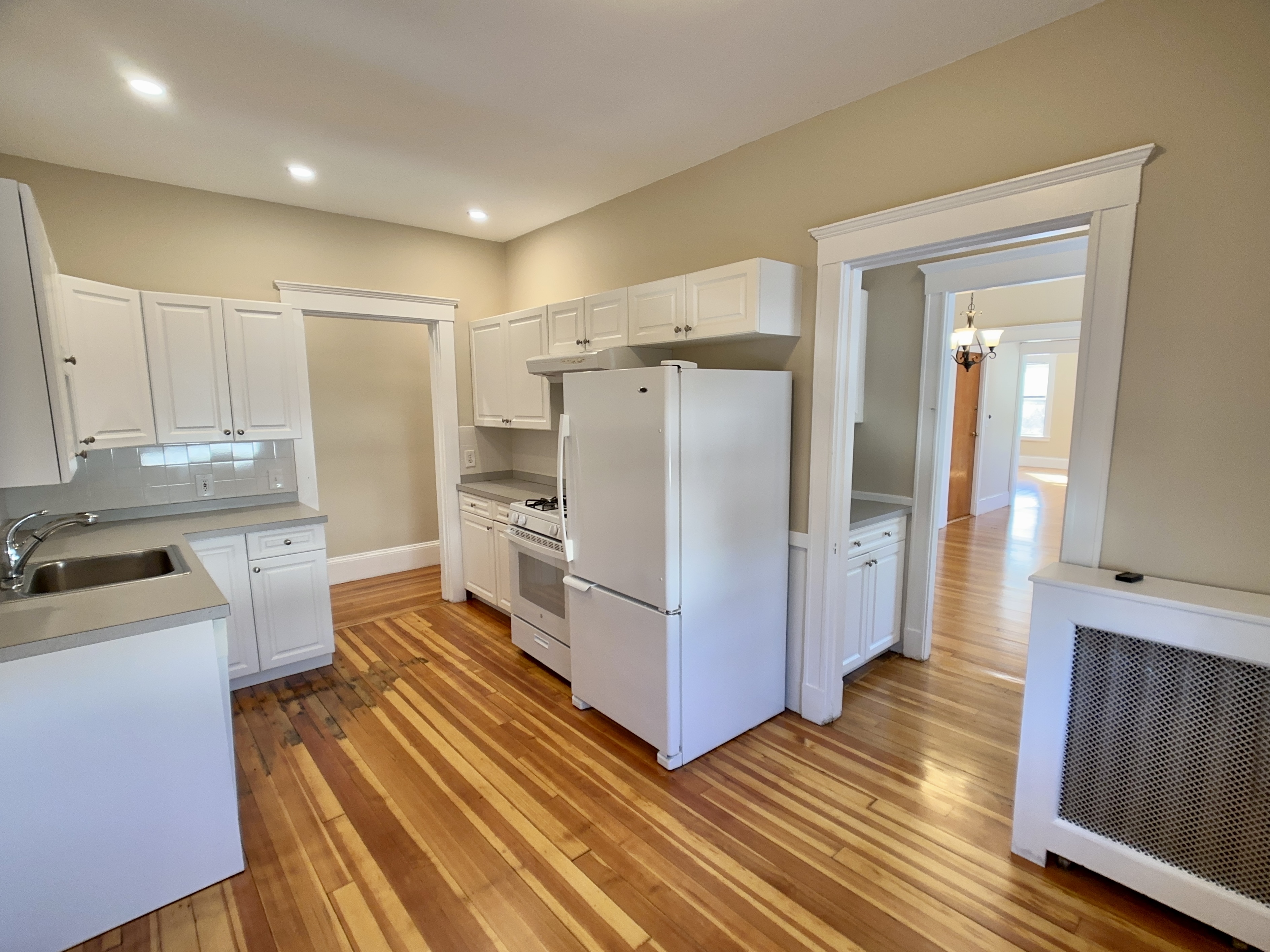 2 bed, 1 bath apartment for rent at 39 Pond St Unit 2, Jamaica Plain — photo 7 of 15