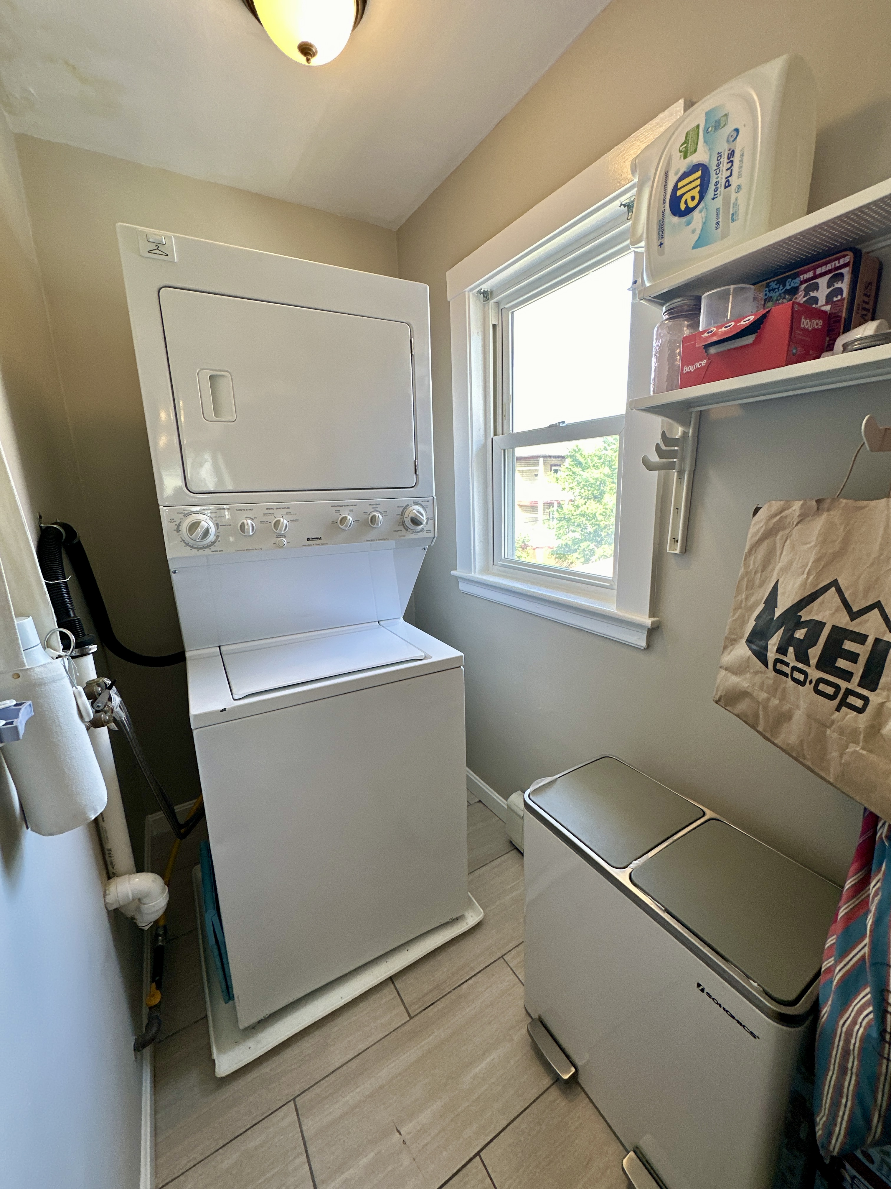 2.5 bed, 1 bath apartment for rent at 17 Lesher St Unit 1, Roslindale — photo 7 of 17