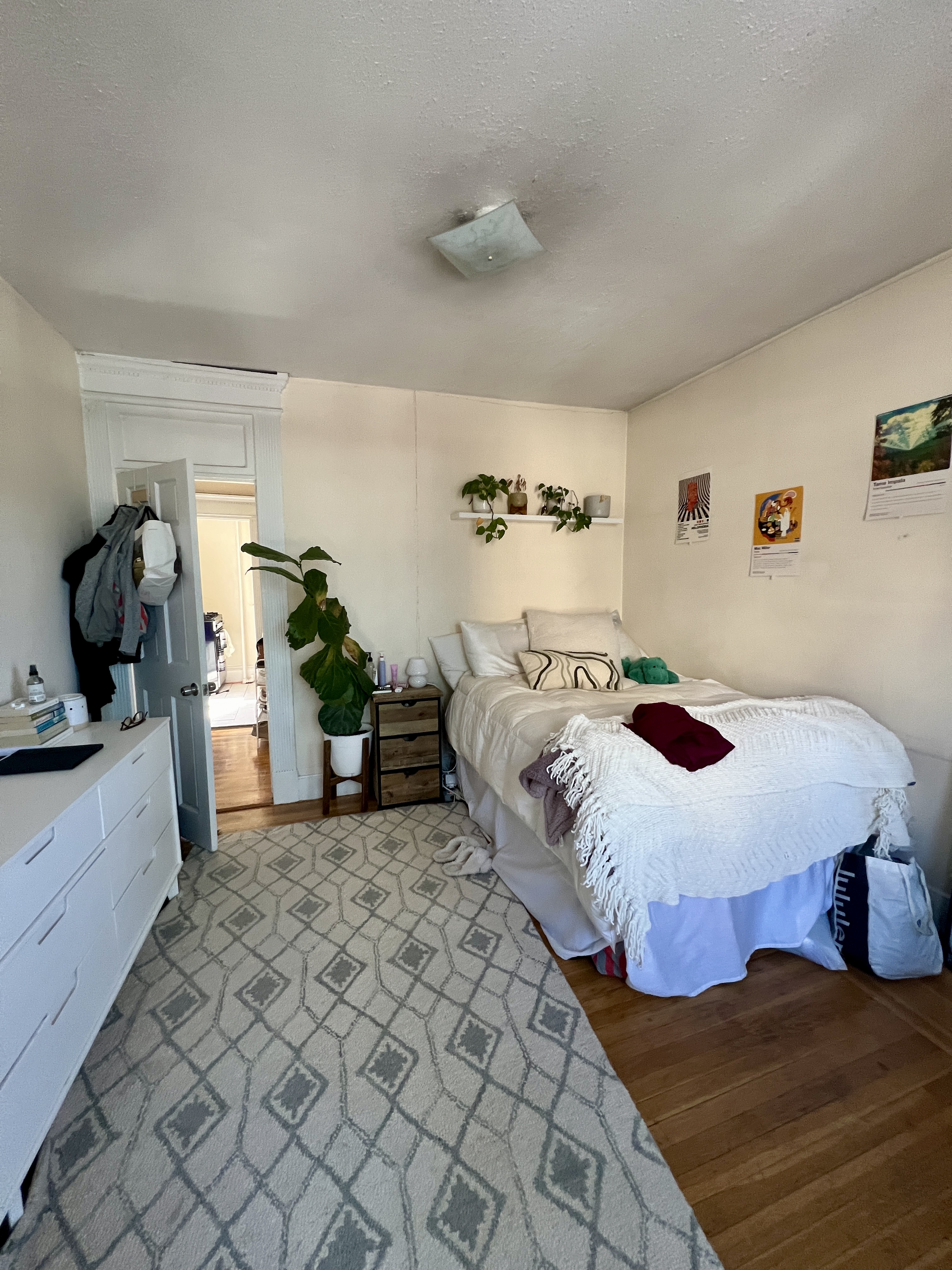 1 split bed, 1 bath apartment for rent at 133 Peterborough St Unit 23, Fenway — photo 2 of 9
