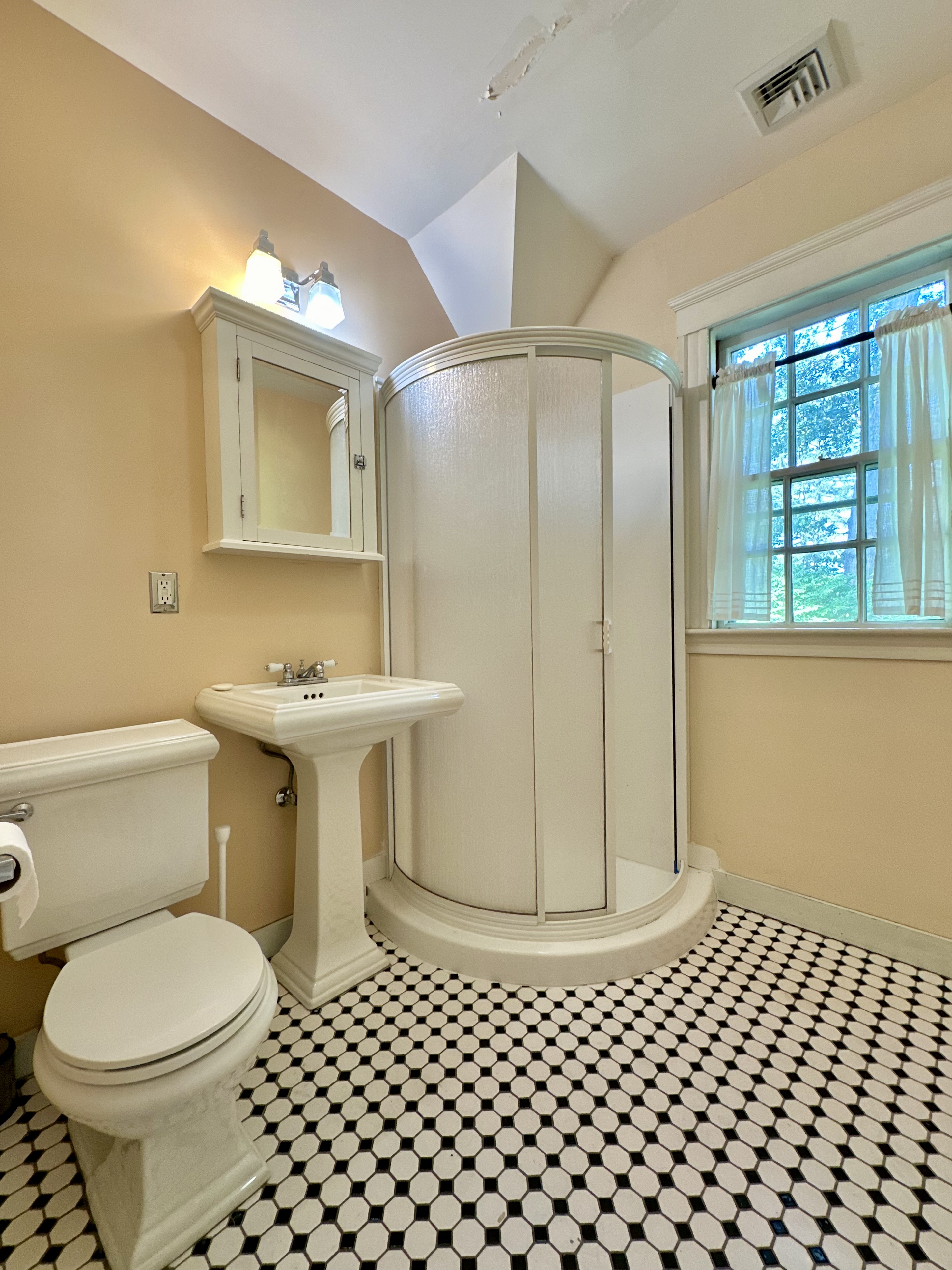 44 Southbourne Rd, Jamaica Plain