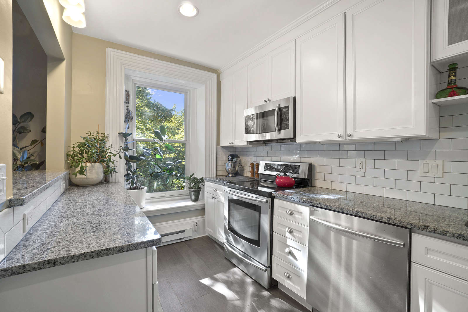 2 bed, 1 bath apartment for rent at 36 Worcester Sq Unit 5, South Boston